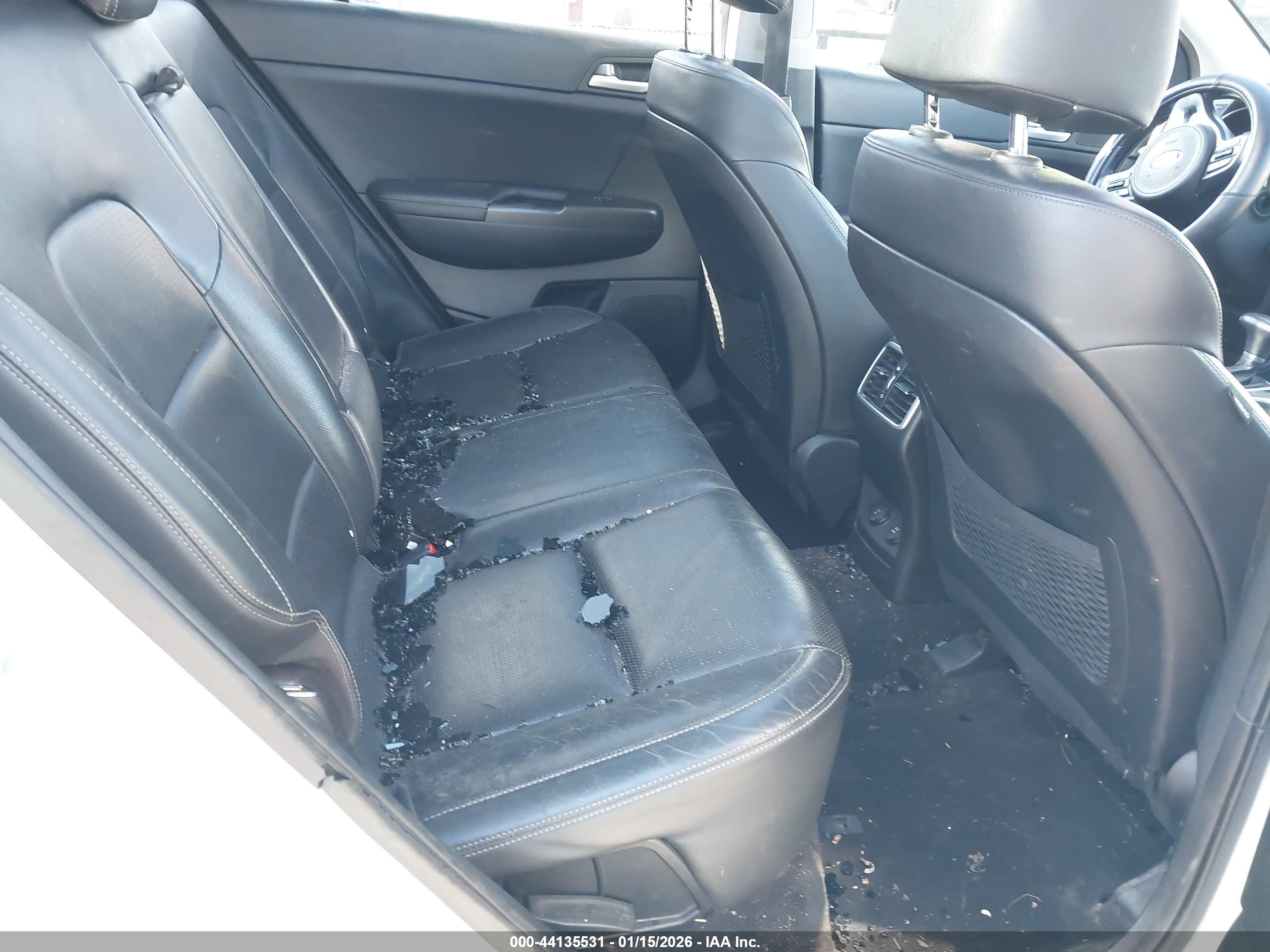 KIA SPORTAGE image 8