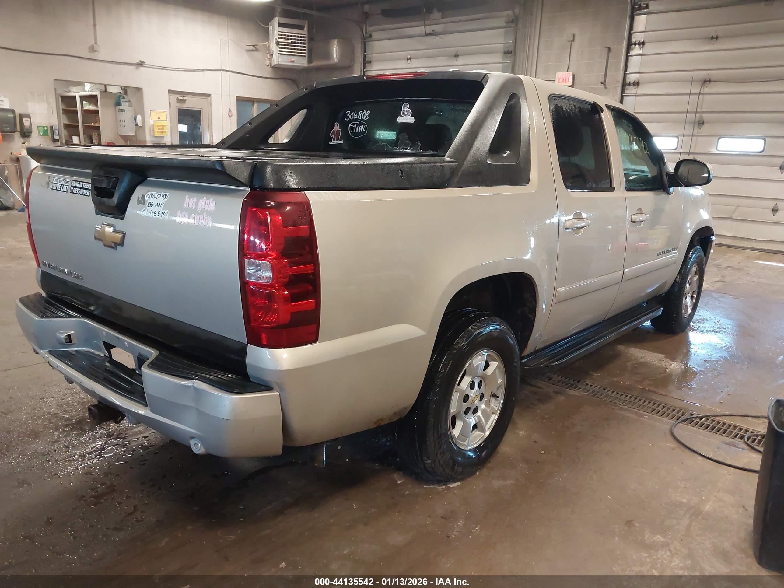 CHEVROLET AVALANCHE image 4
