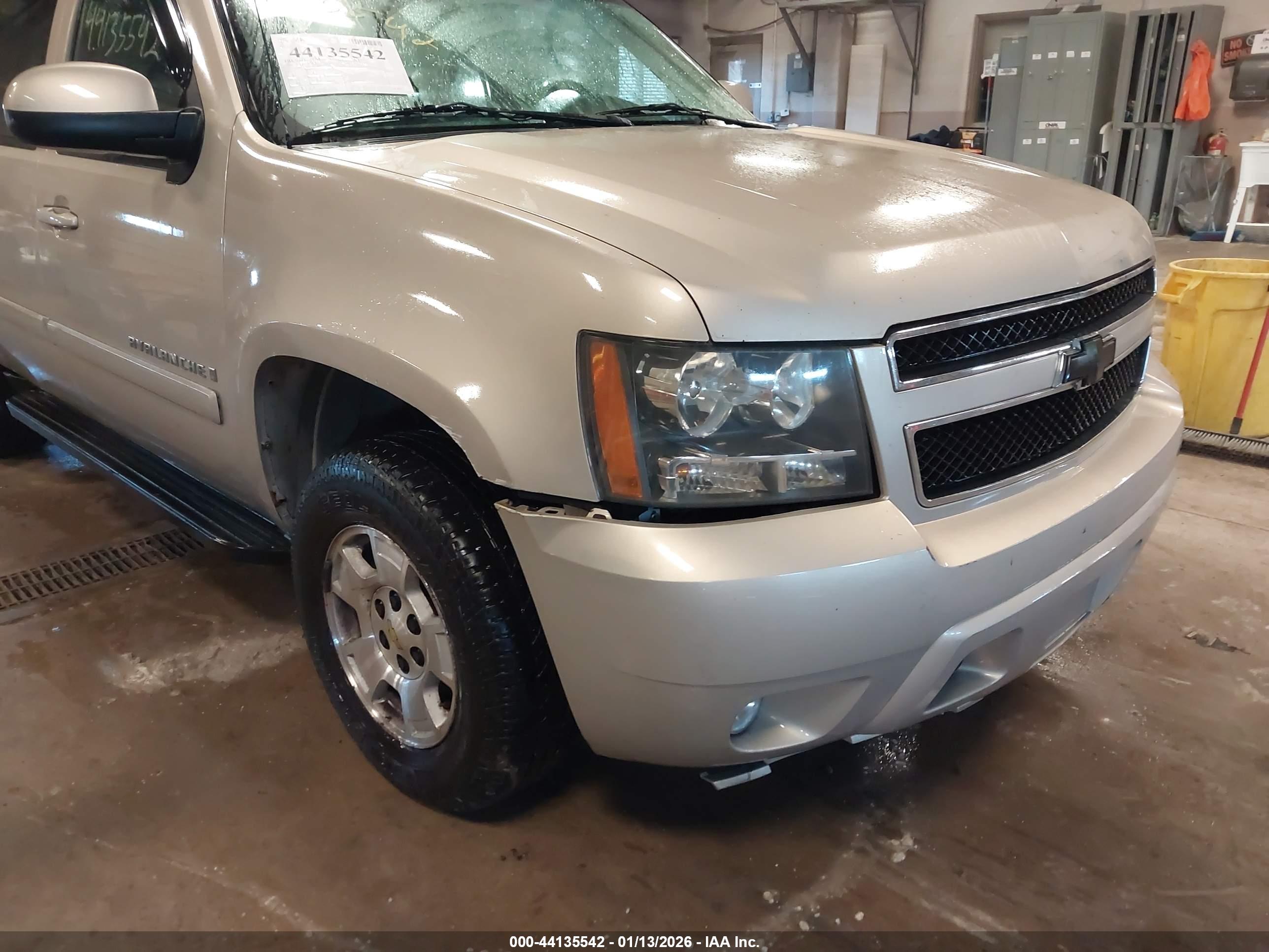 CHEVROLET AVALANCHE image 6