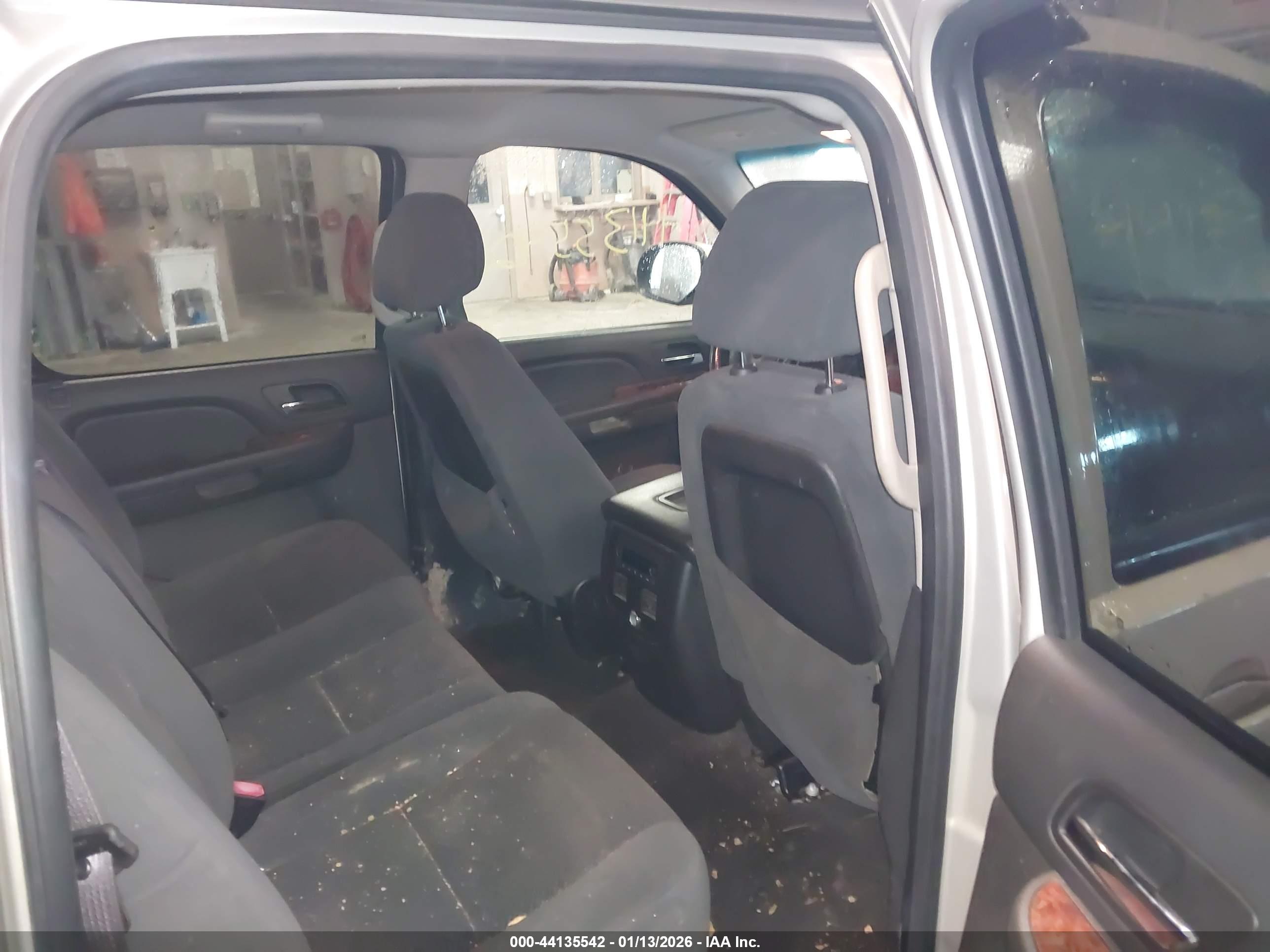 CHEVROLET AVALANCHE image 8