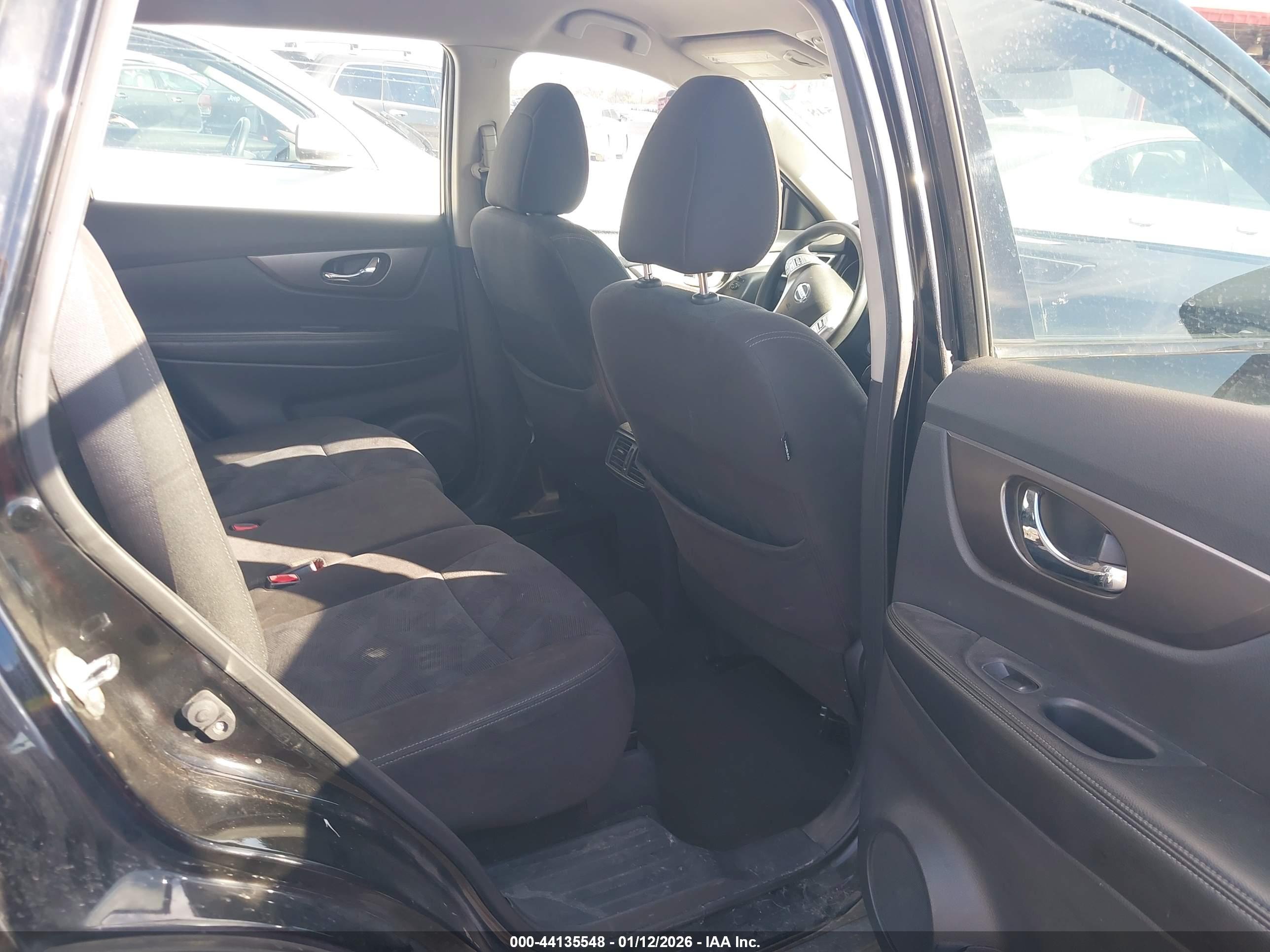 NISSAN ROGUE image 8
