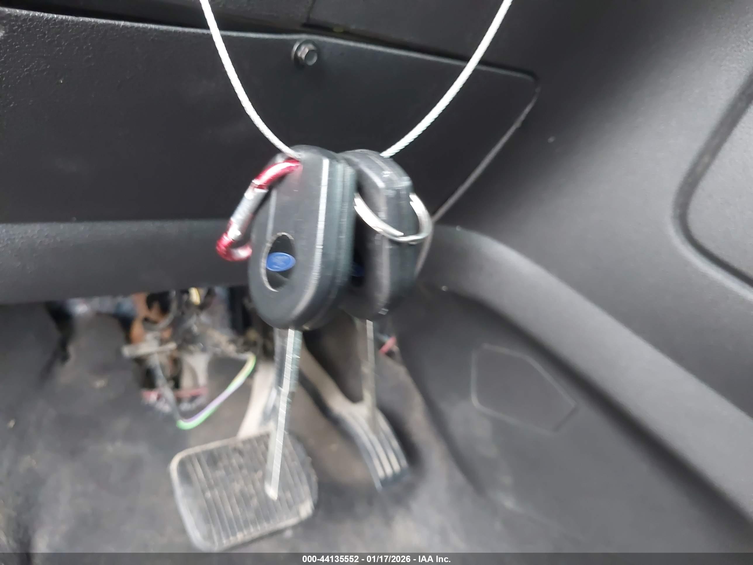 FORD C-MAX image 11