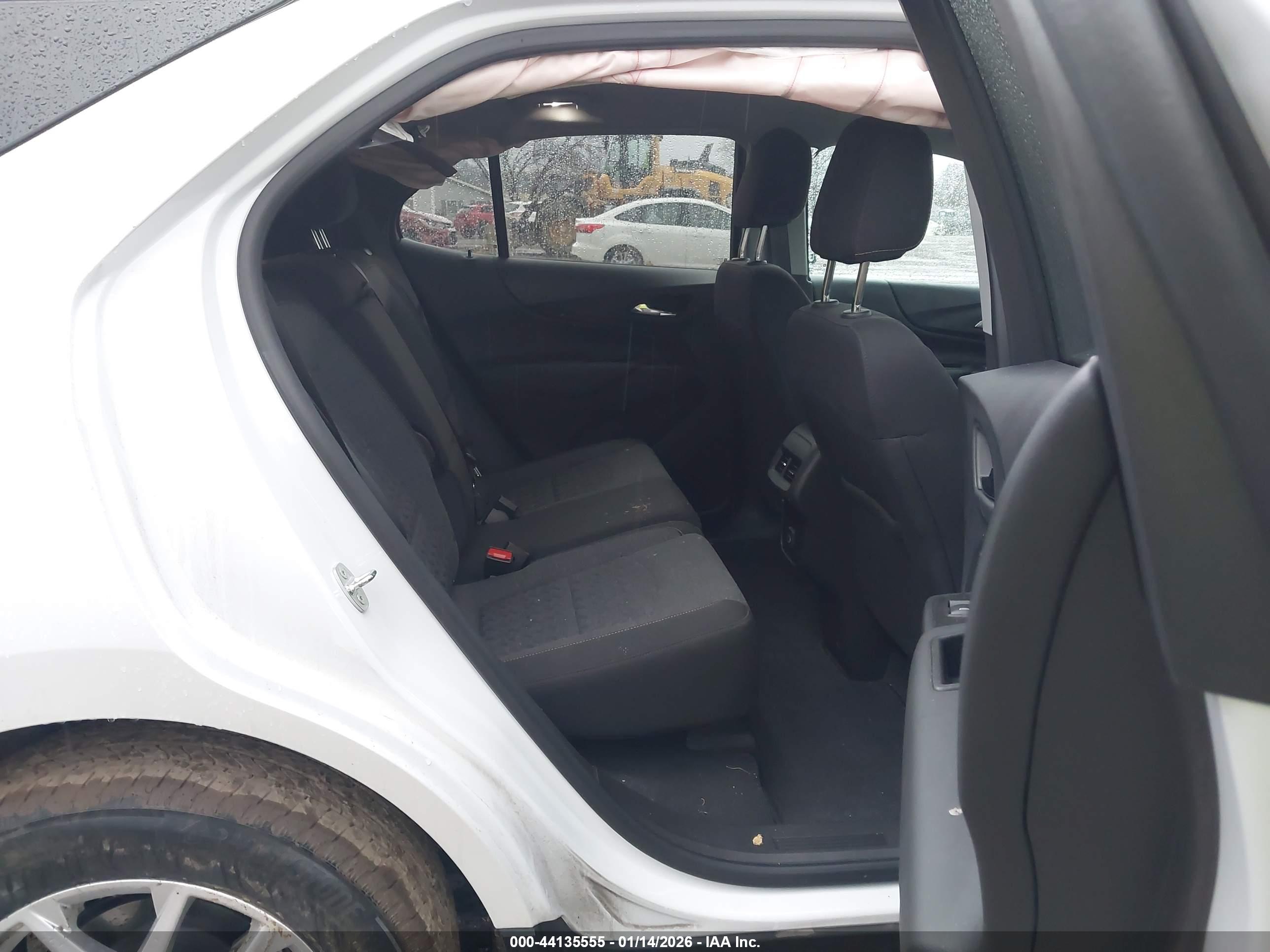 CHEVROLET EQUINOX image 8