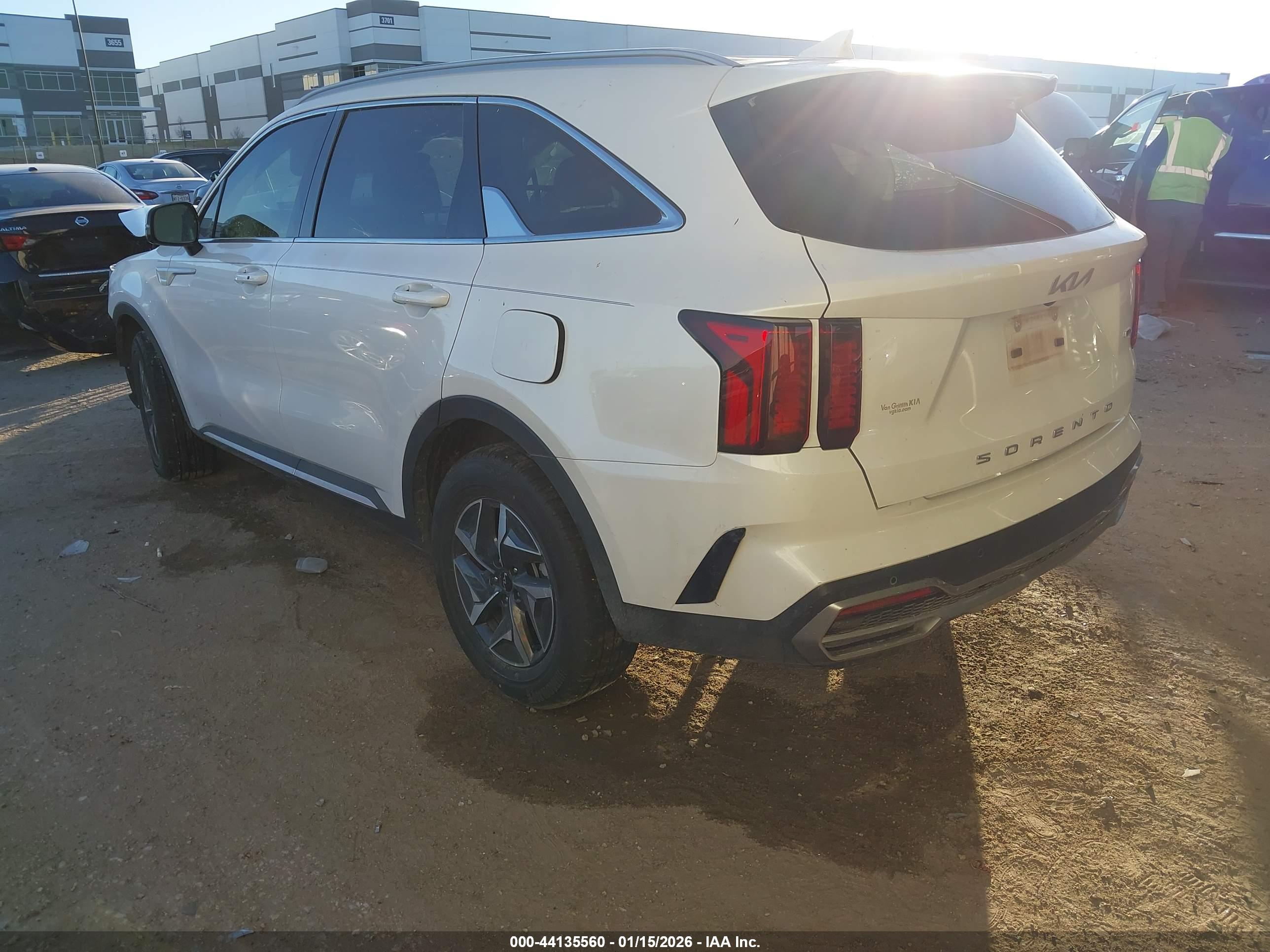 KIA SORENTO image 3