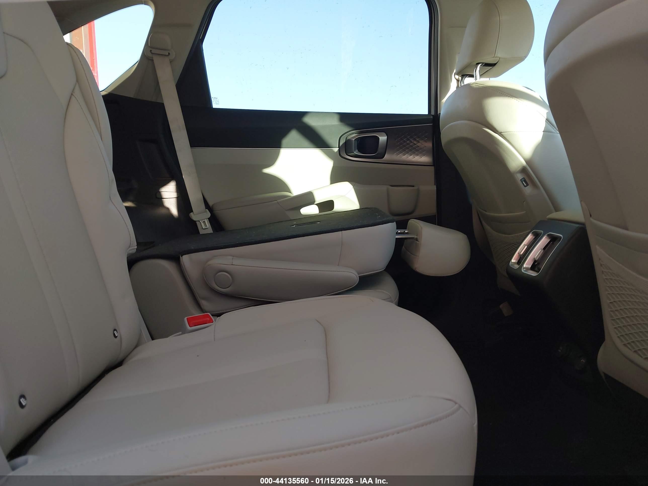 KIA SORENTO image 8