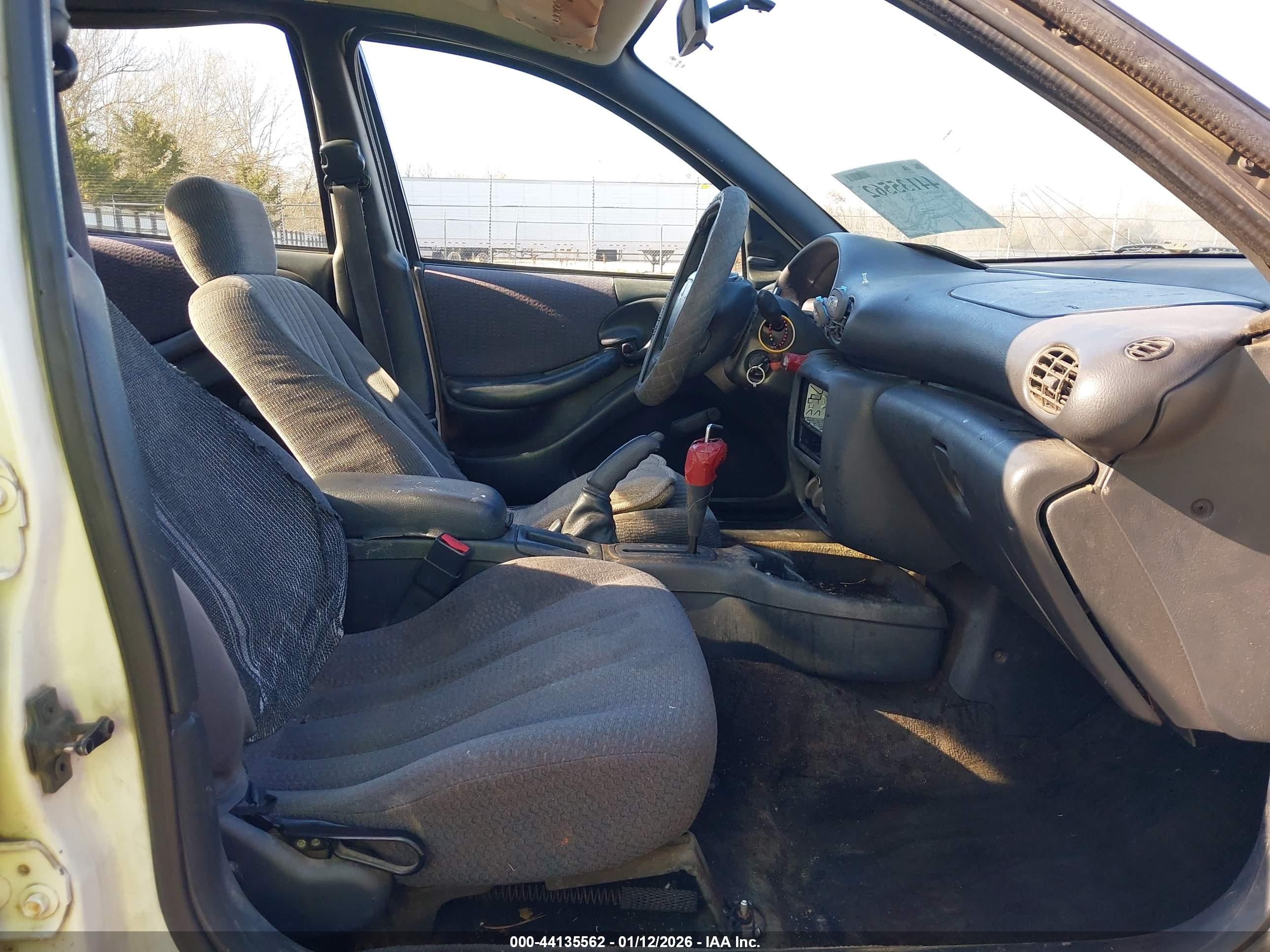 PONTIAC SUNFIRE image 5