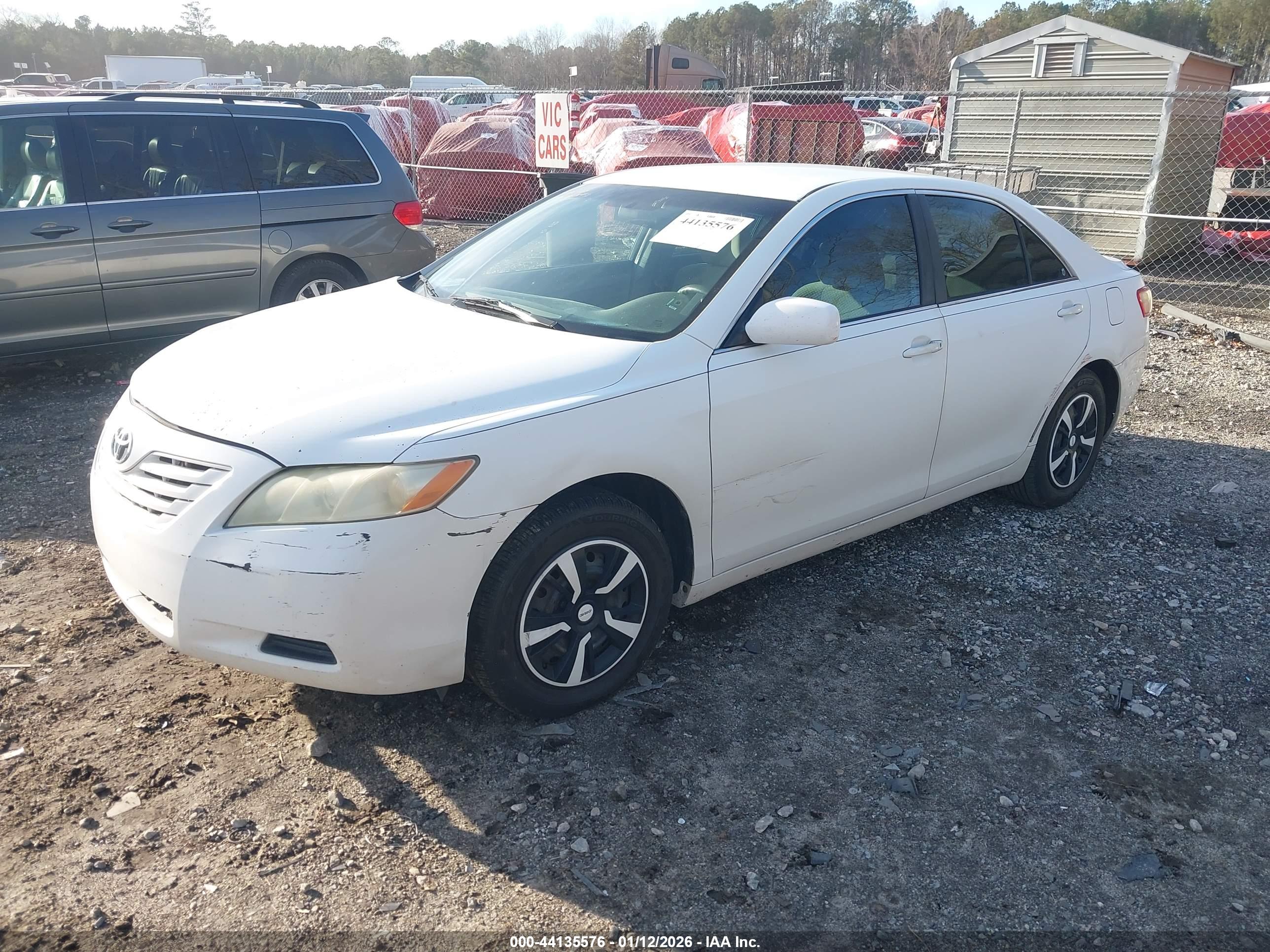 TOYOTA CAMRY image 2