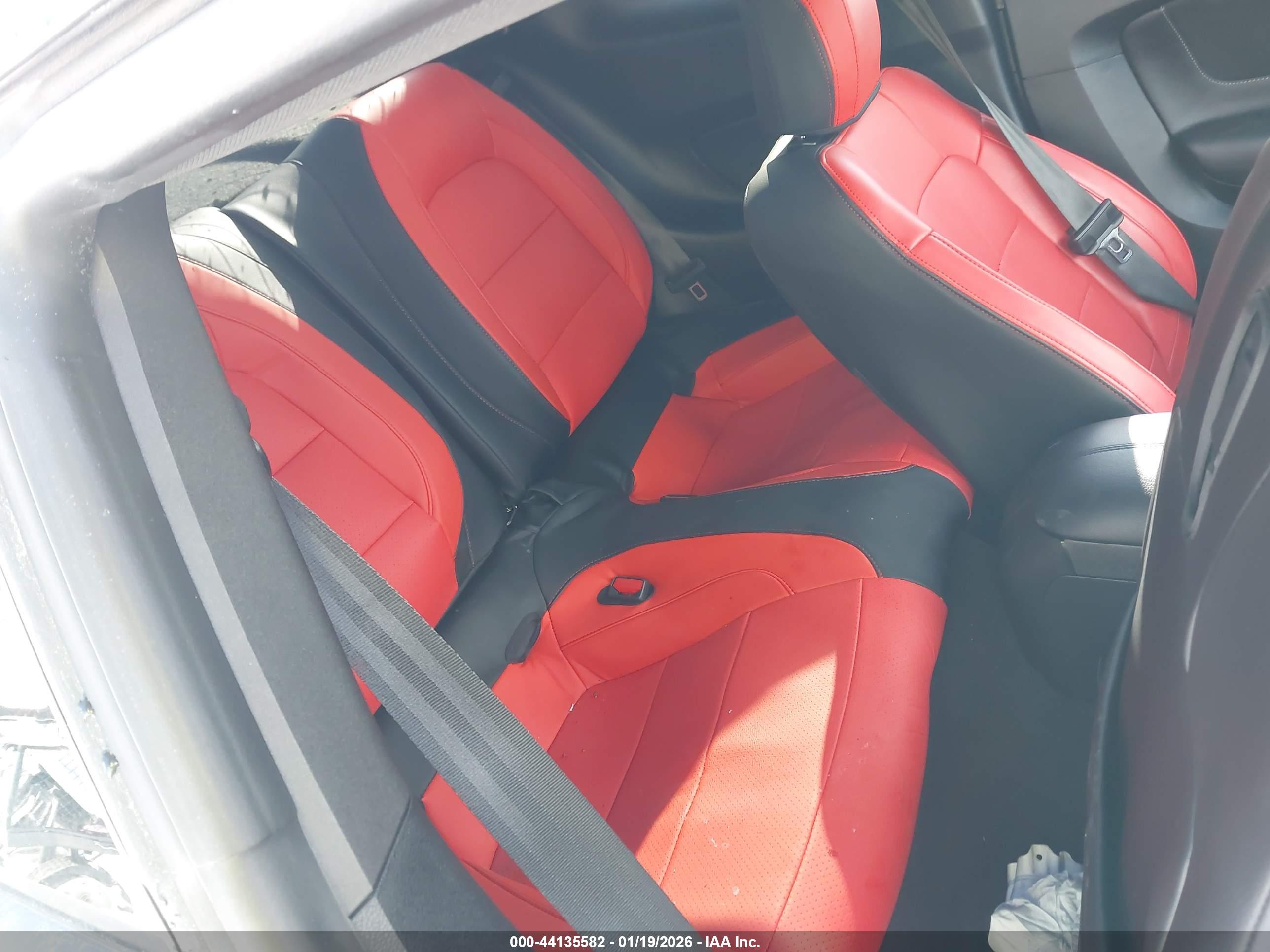 FORD MUSTANG image 8