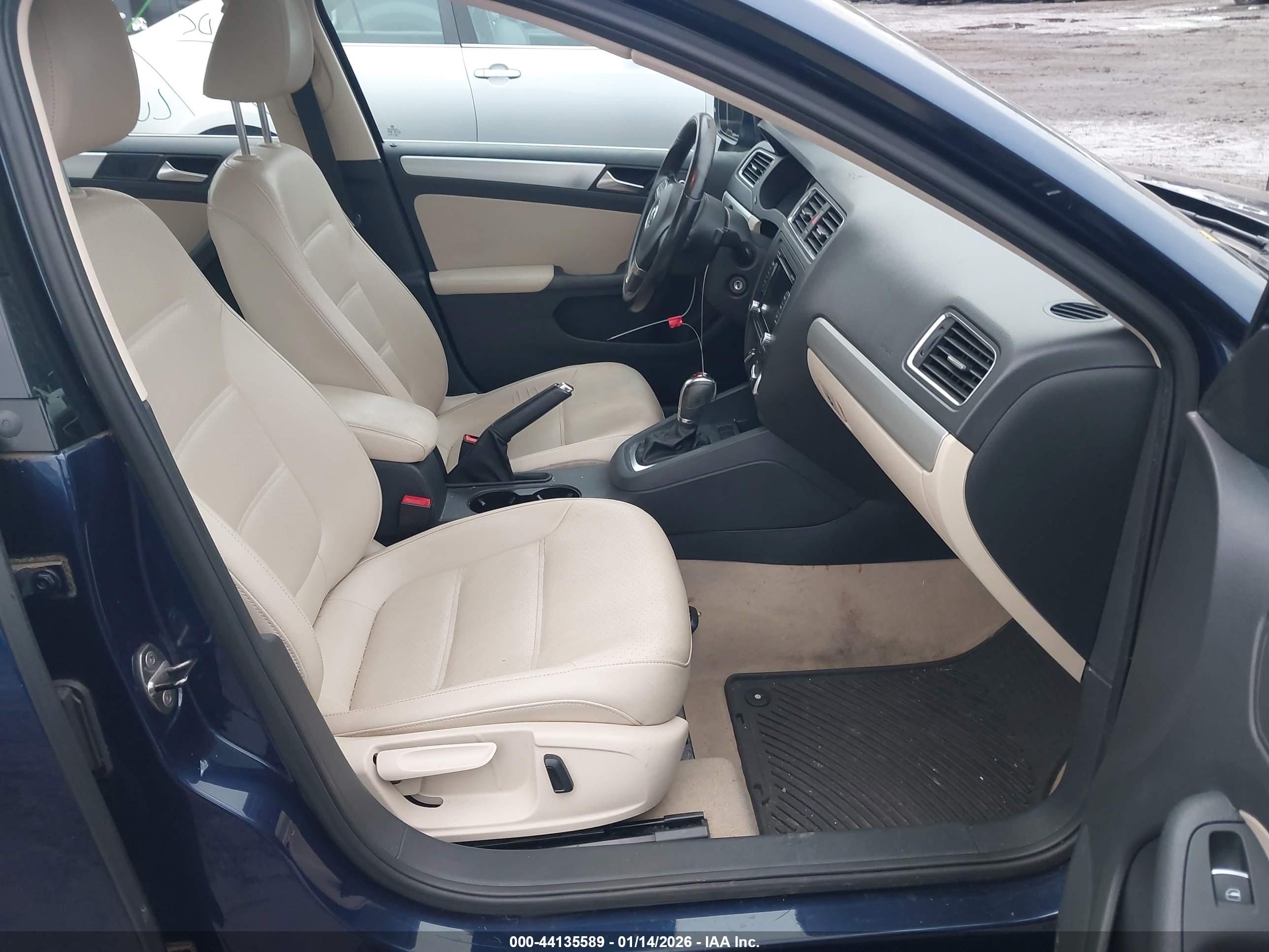 VOLKSWAGEN JETTA image 5