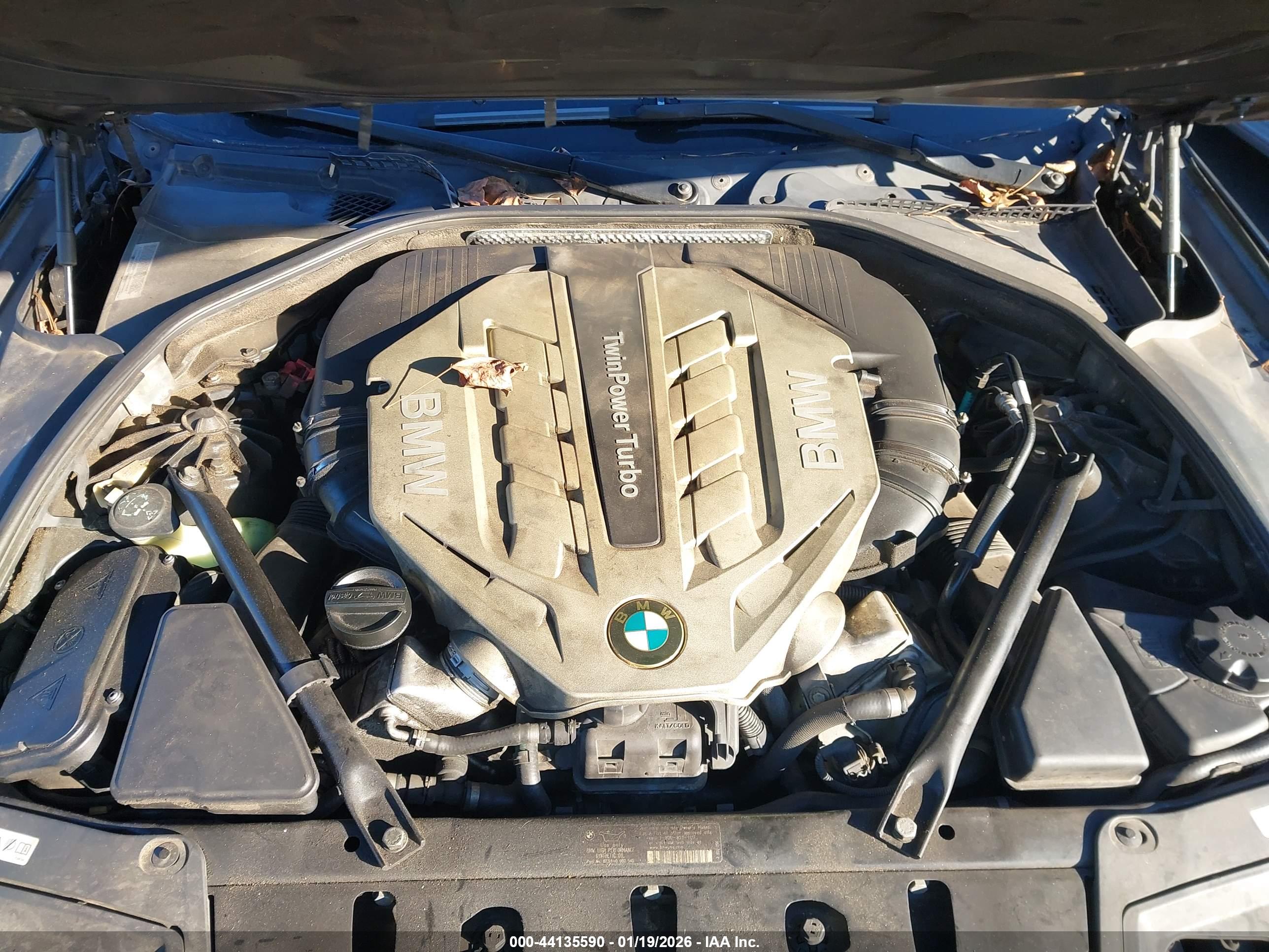 BMW 550I image 10