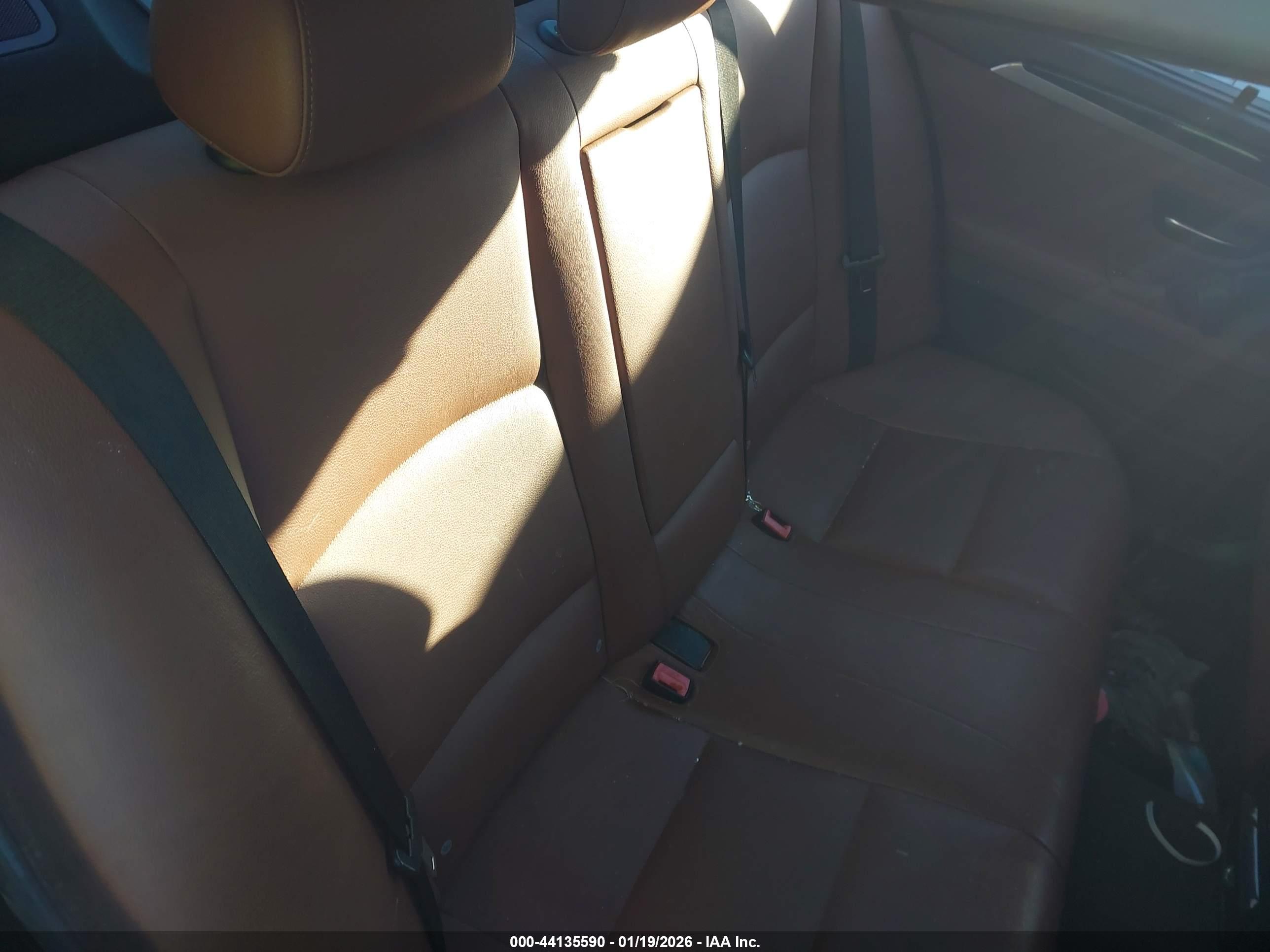 BMW 550I image 8