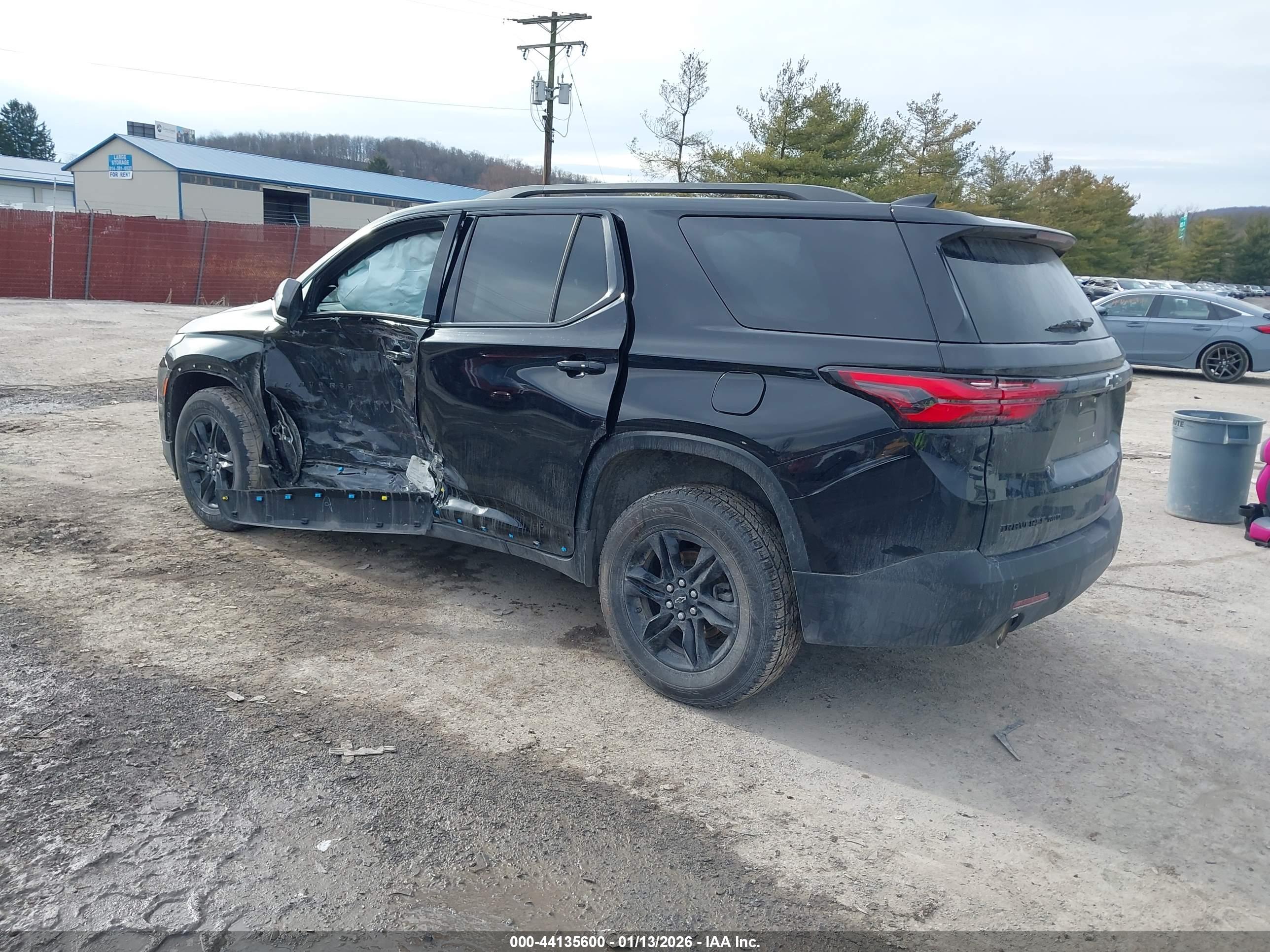 CHEVROLET TRAVERSE image 3