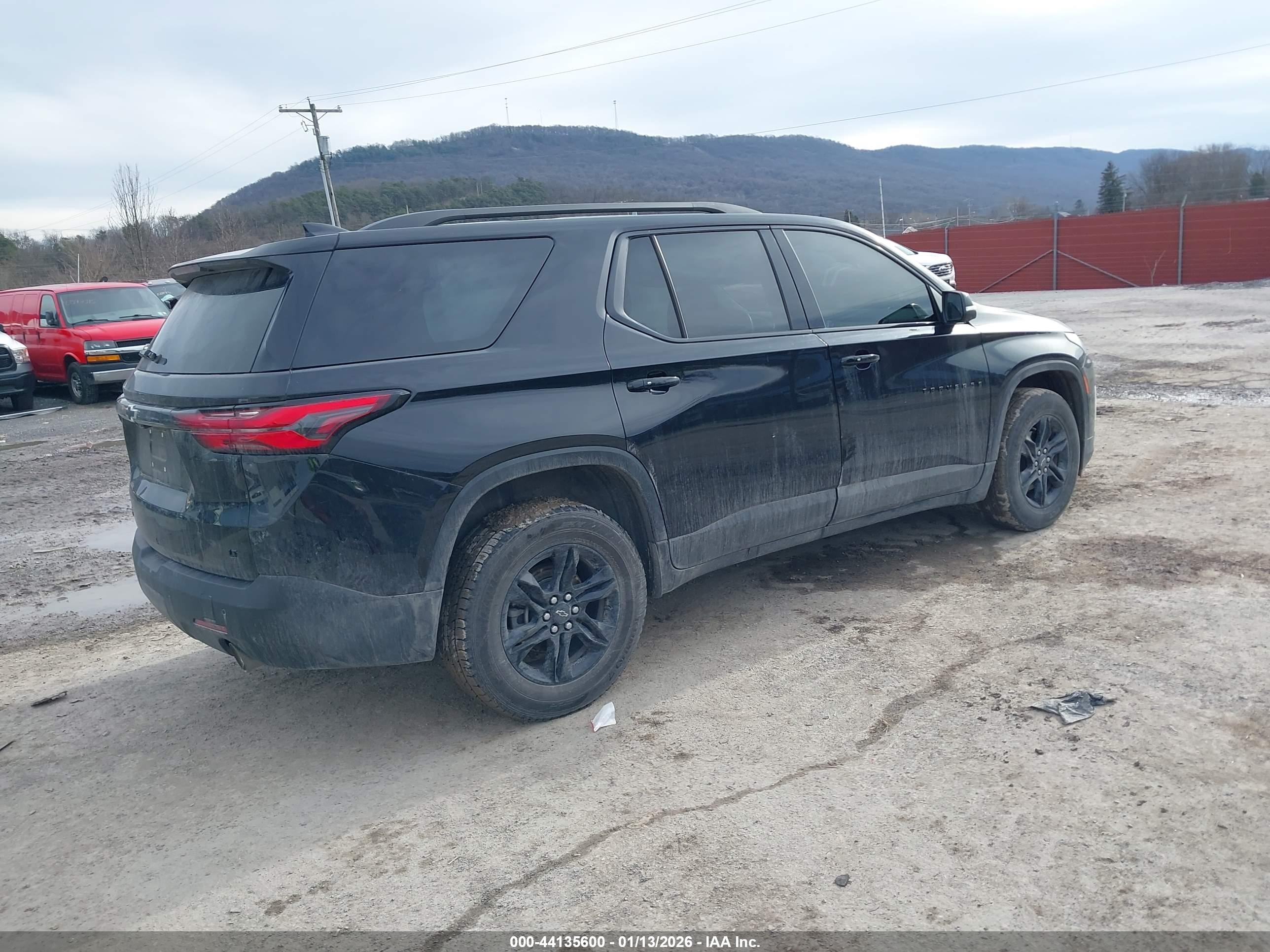 CHEVROLET TRAVERSE image 4