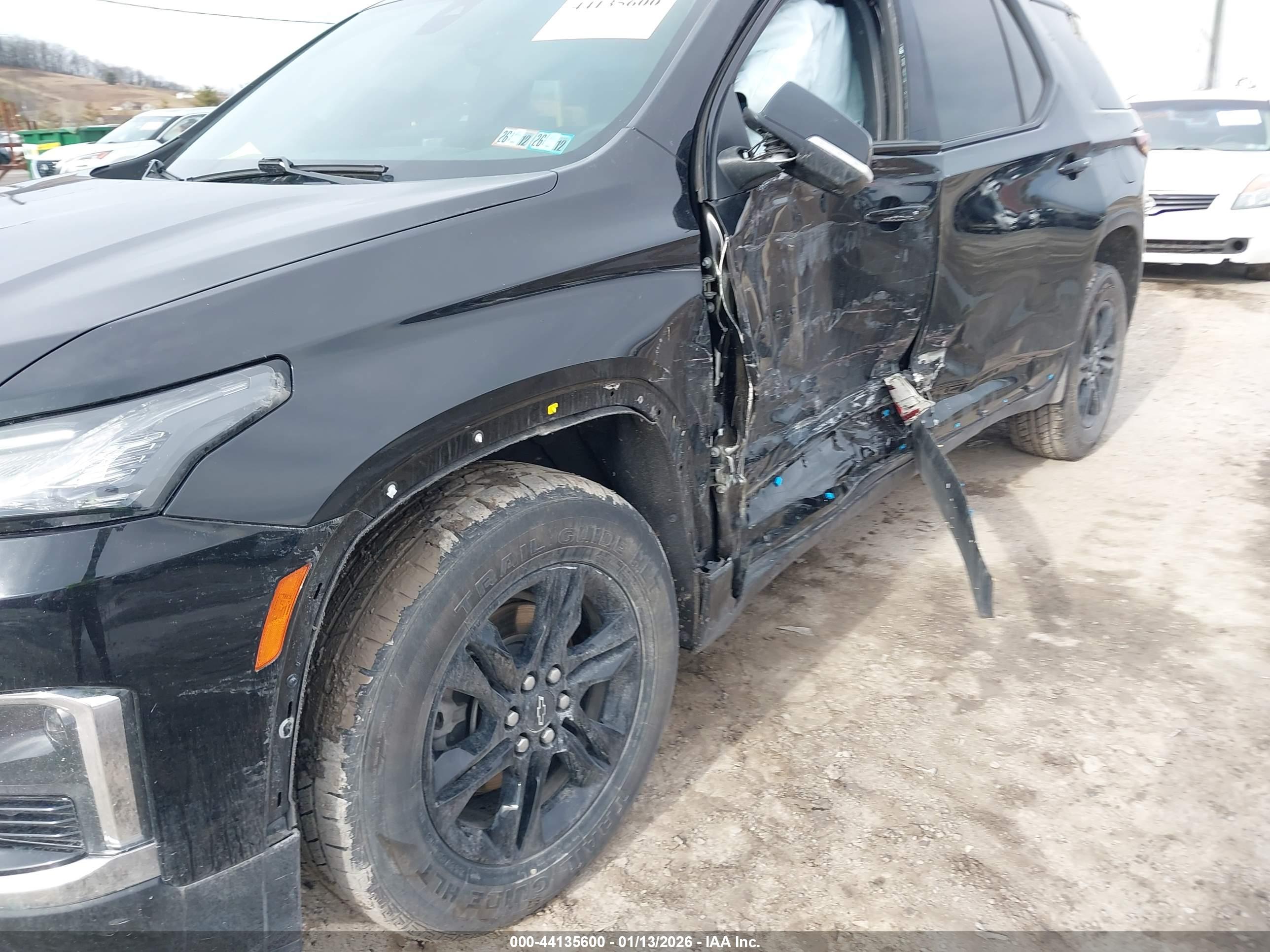 CHEVROLET TRAVERSE image 6