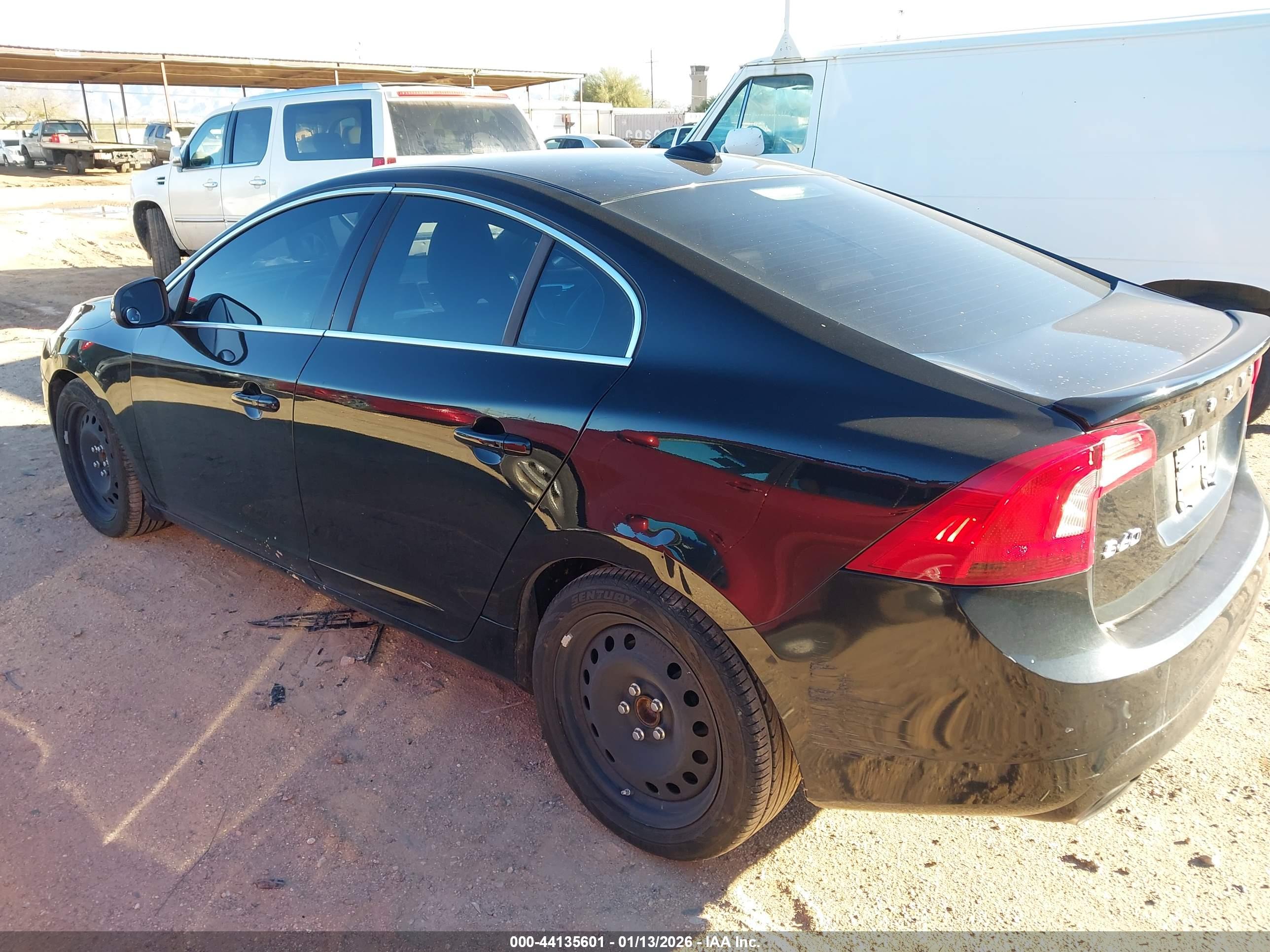 VOLVO S60 image 3