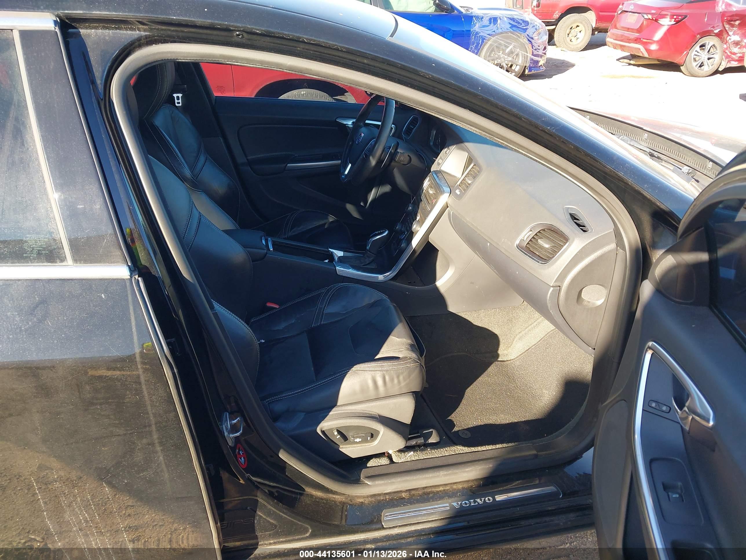 VOLVO S60 image 5