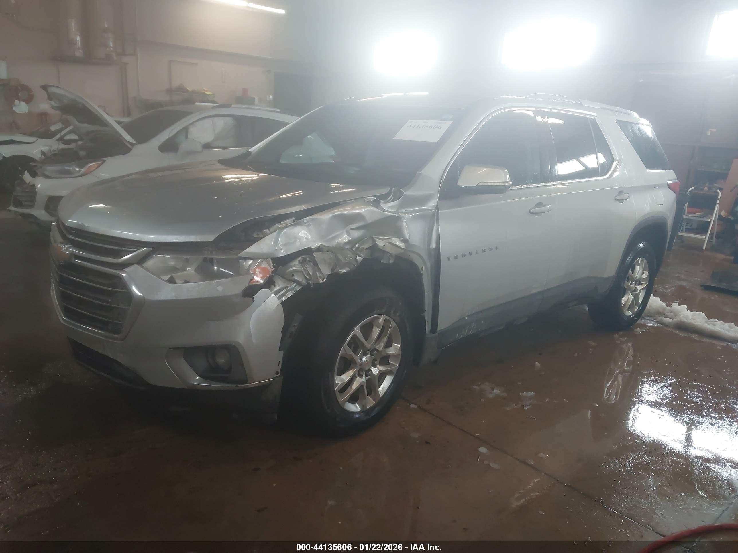 CHEVROLET TRAVERSE image 2
