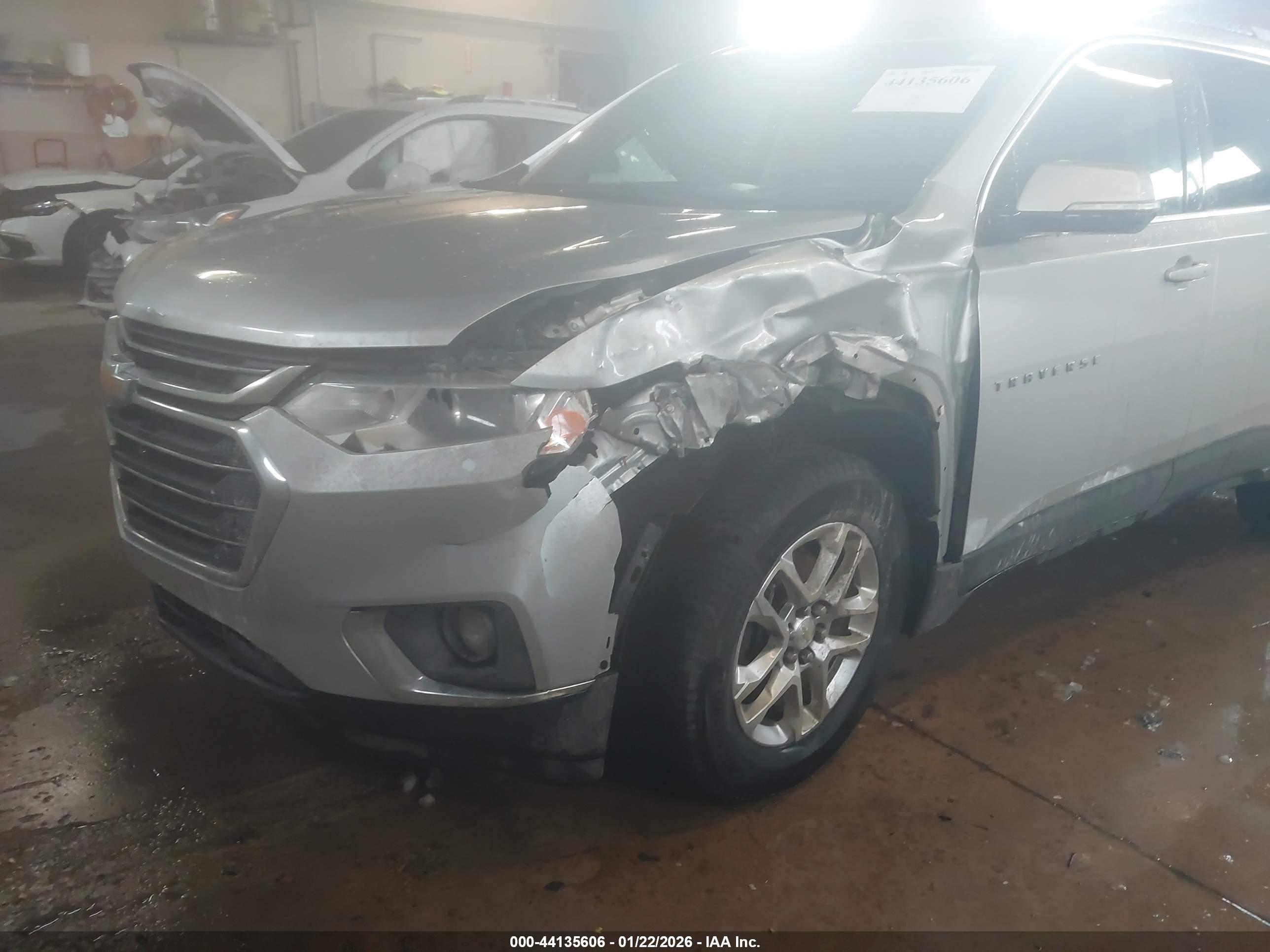 CHEVROLET TRAVERSE image 6