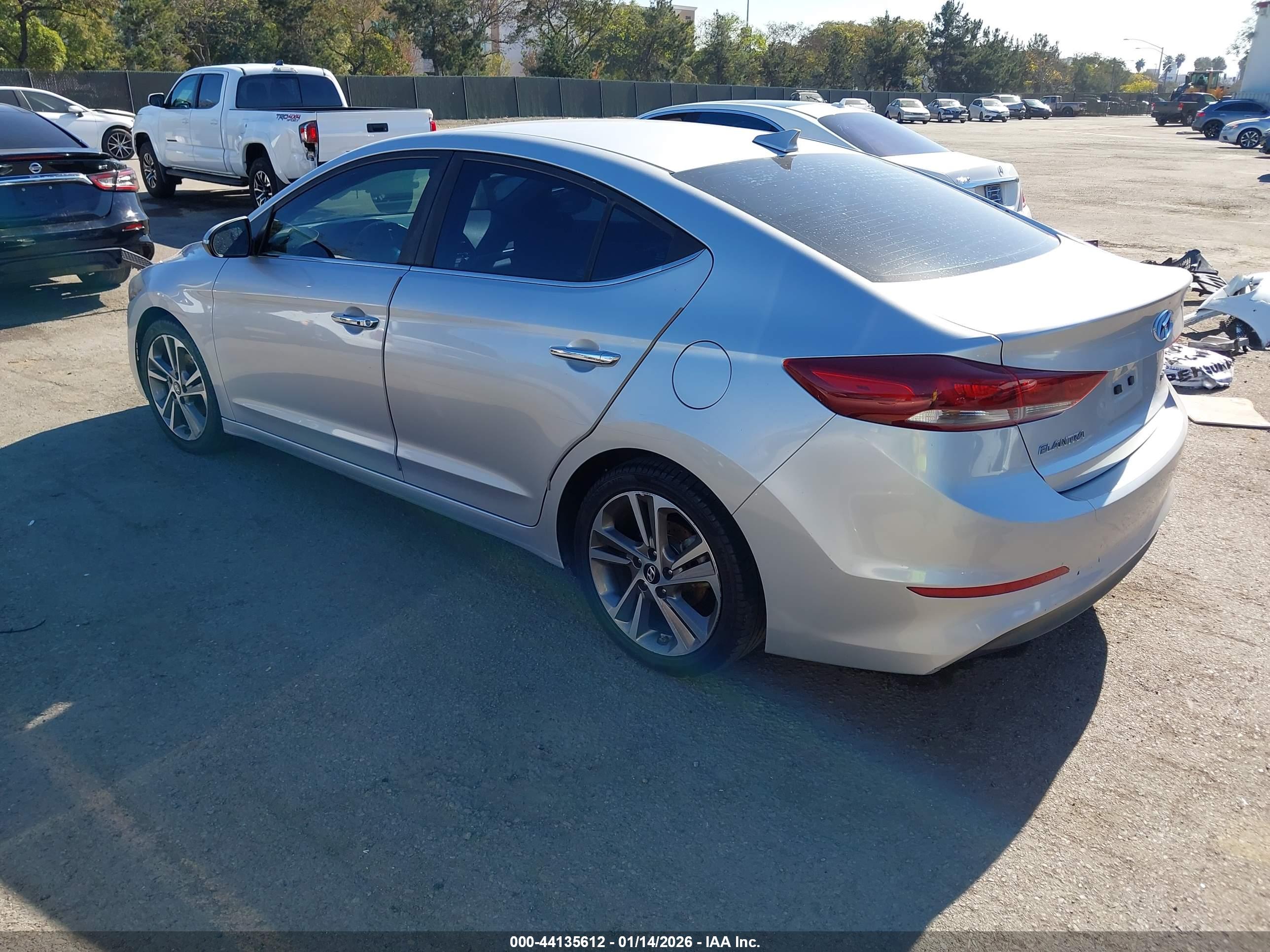 HYUNDAI ELANTRA image 3
