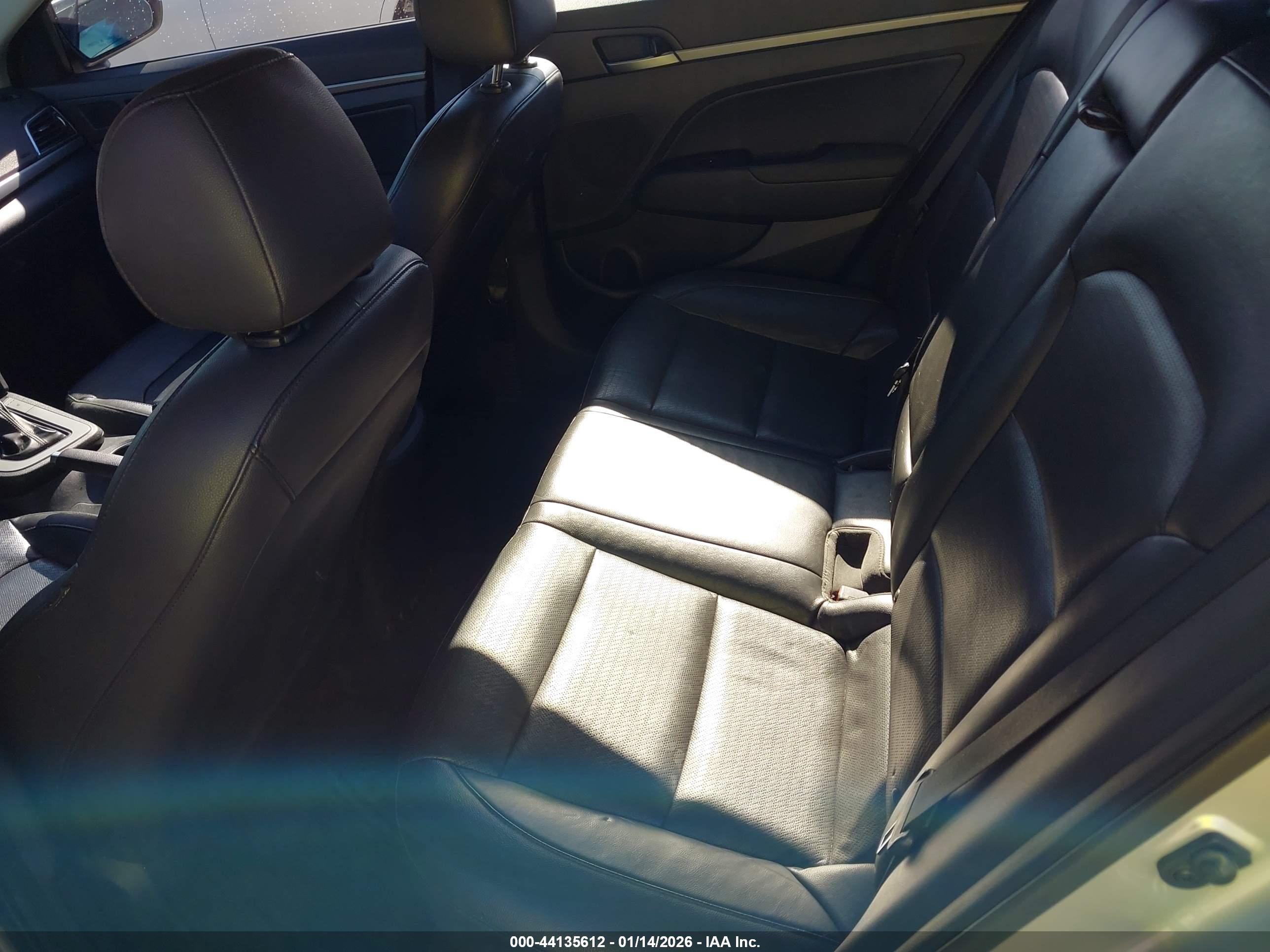 HYUNDAI ELANTRA image 8
