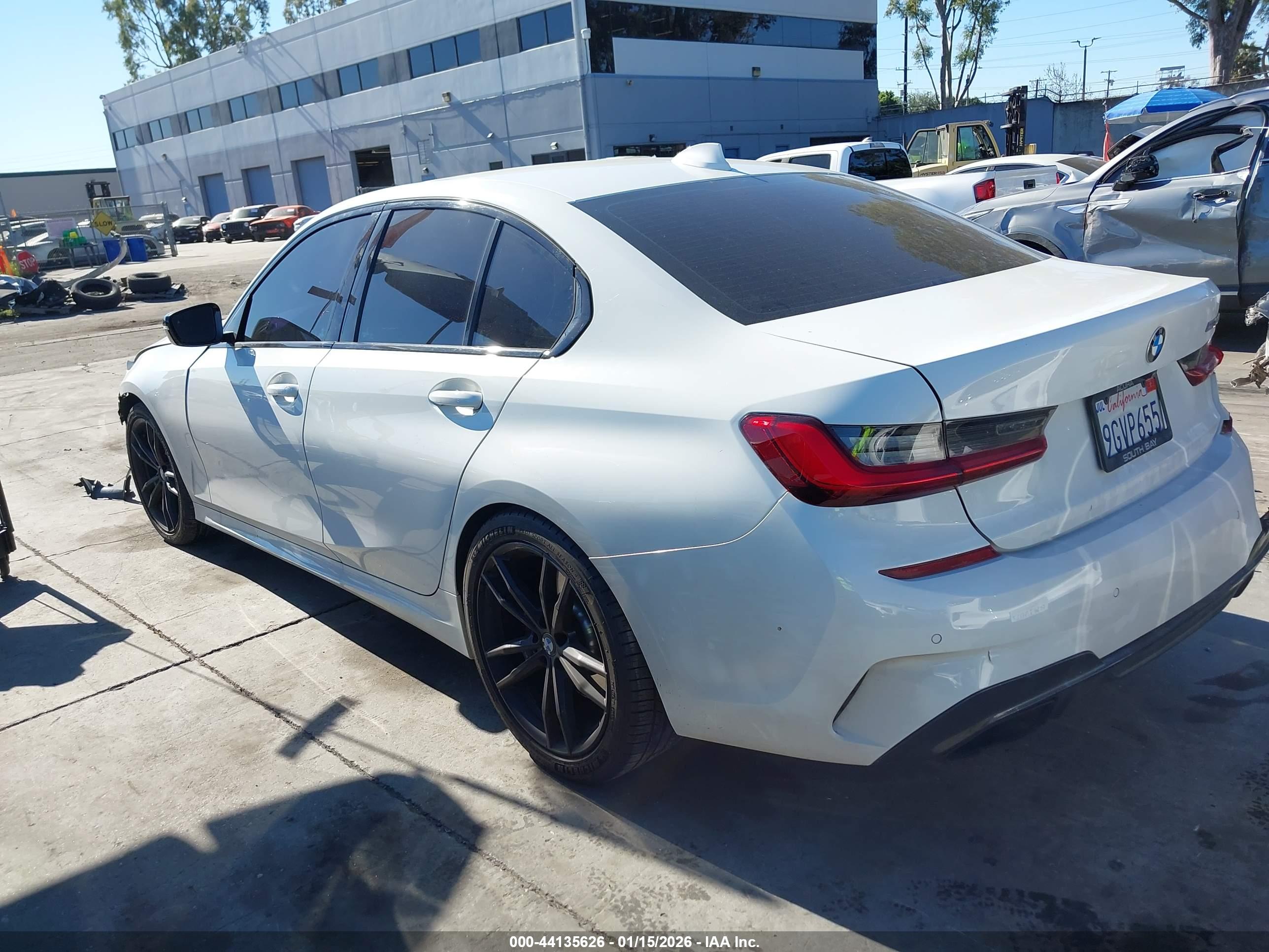 BMW 3 image 3