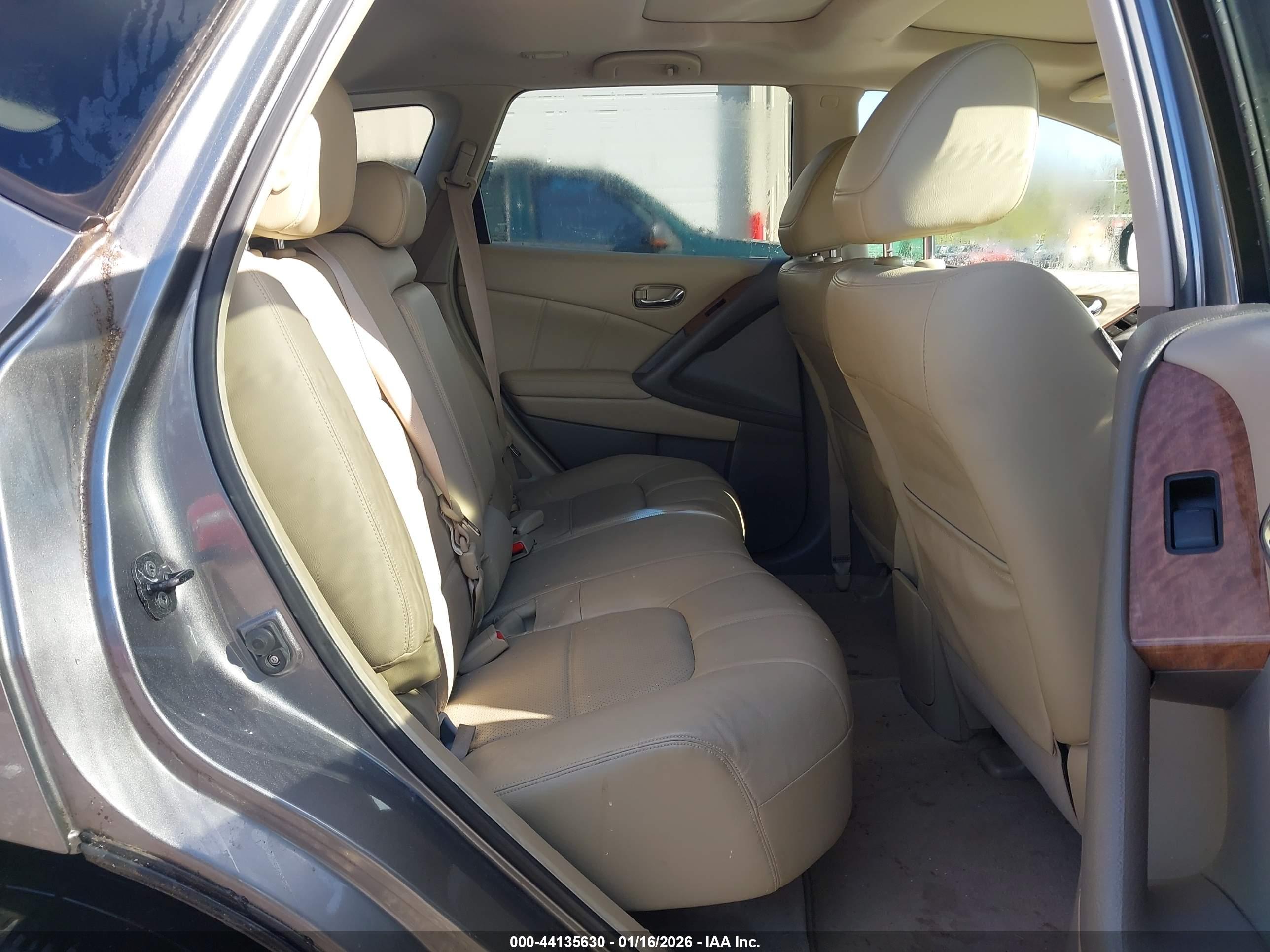 NISSAN MURANO image 8