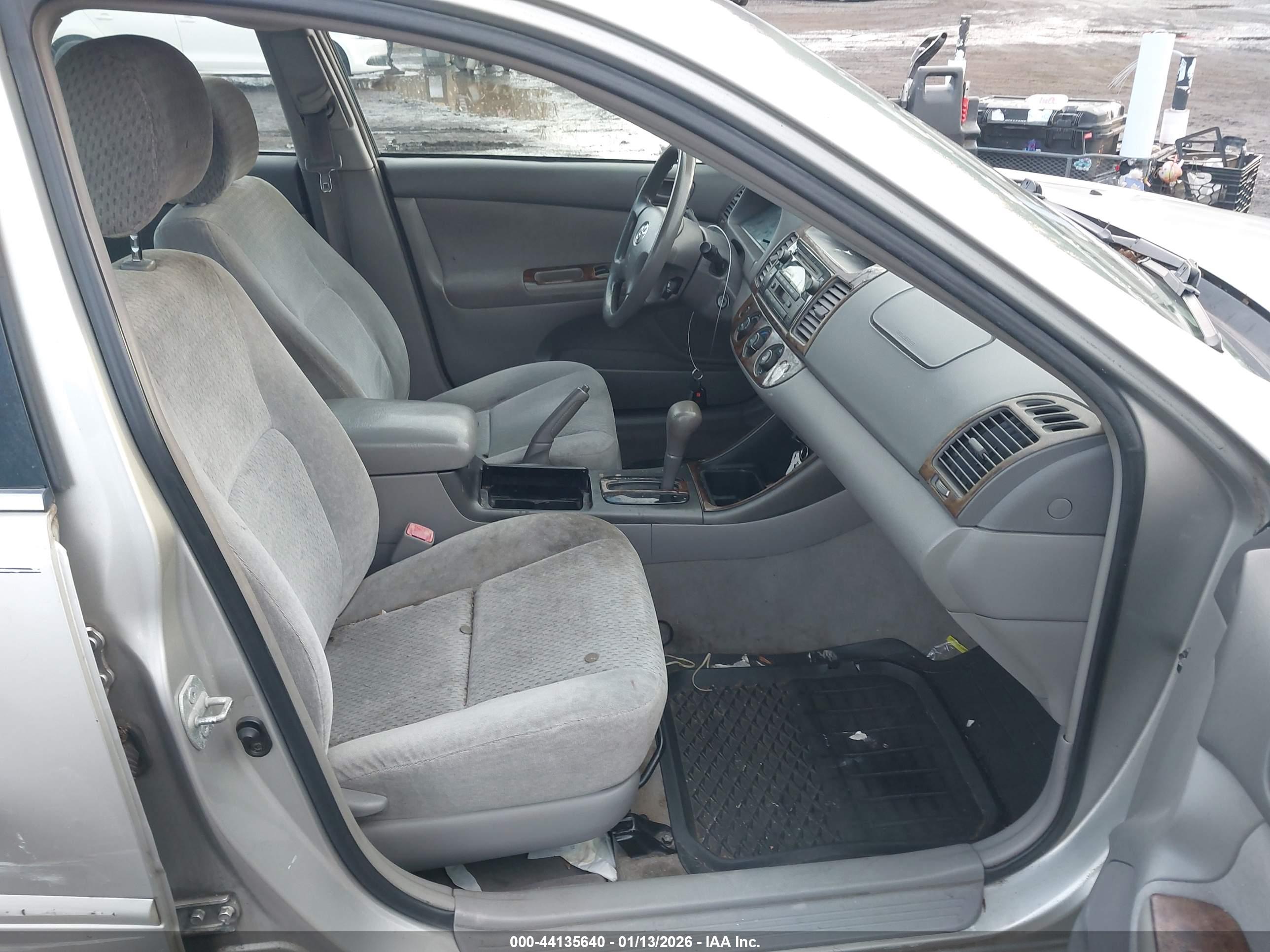 TOYOTA CAMRY image 5