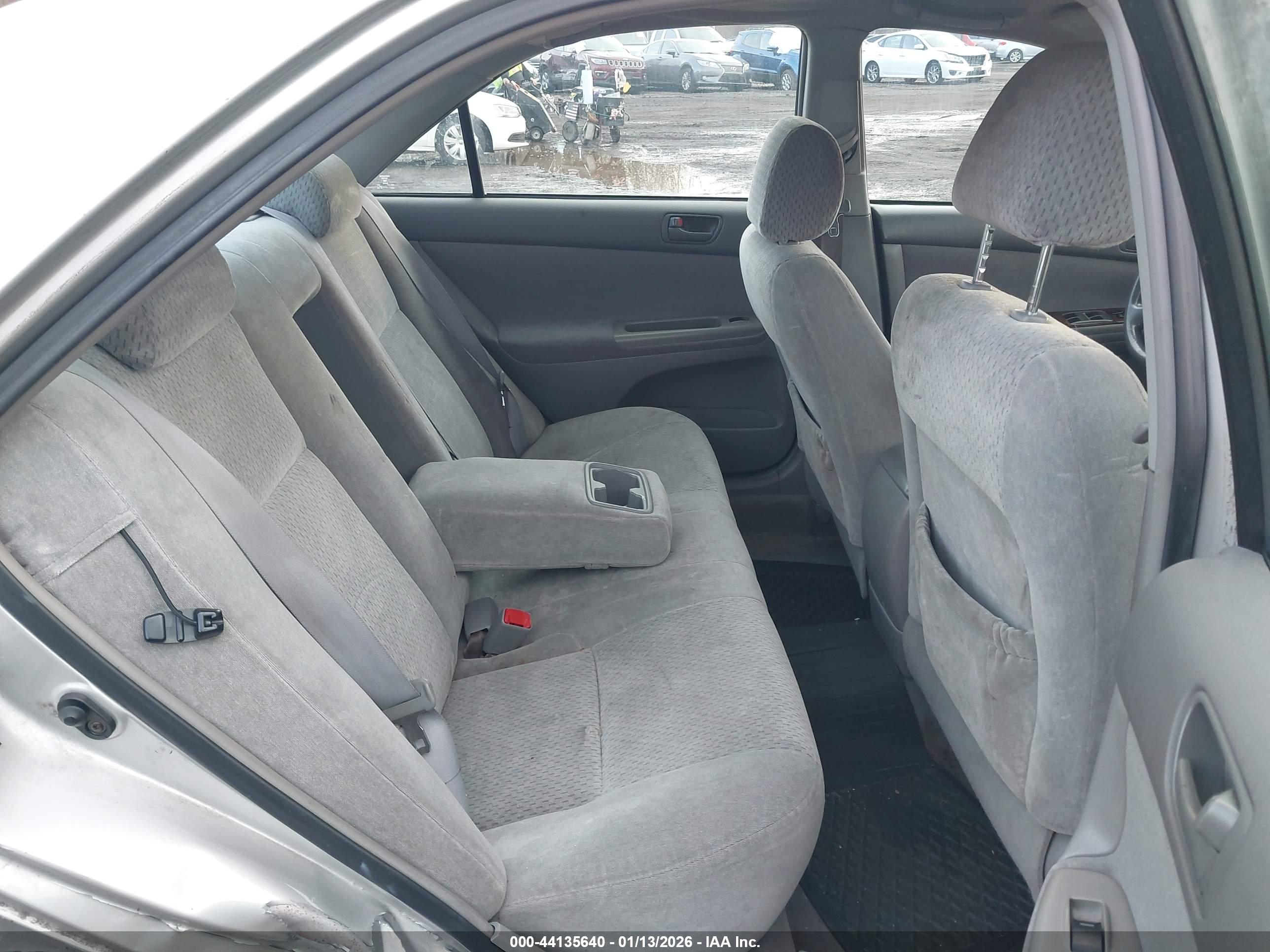 TOYOTA CAMRY image 8