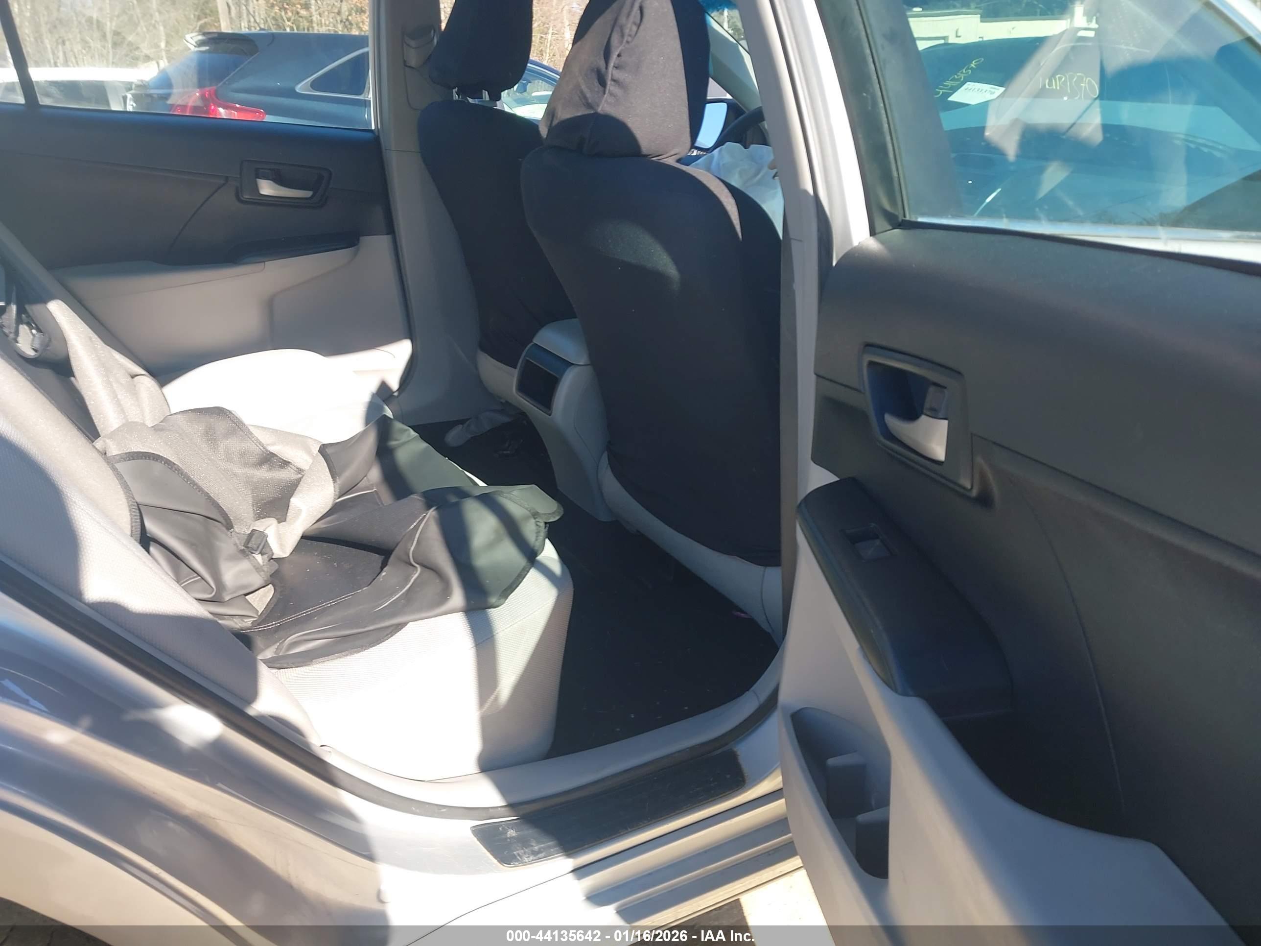 TOYOTA CAMRY image 8