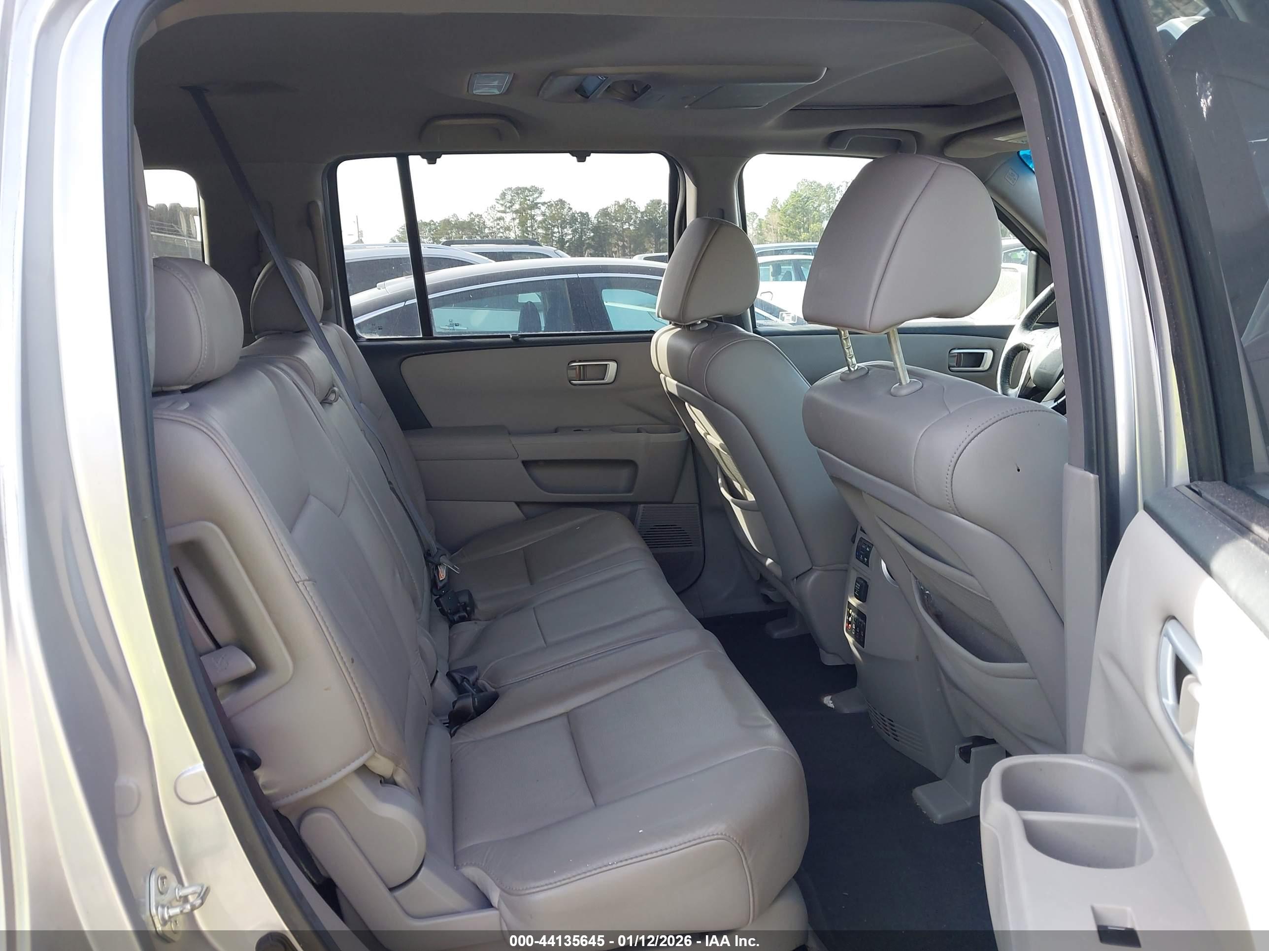 HONDA PILOT image 8