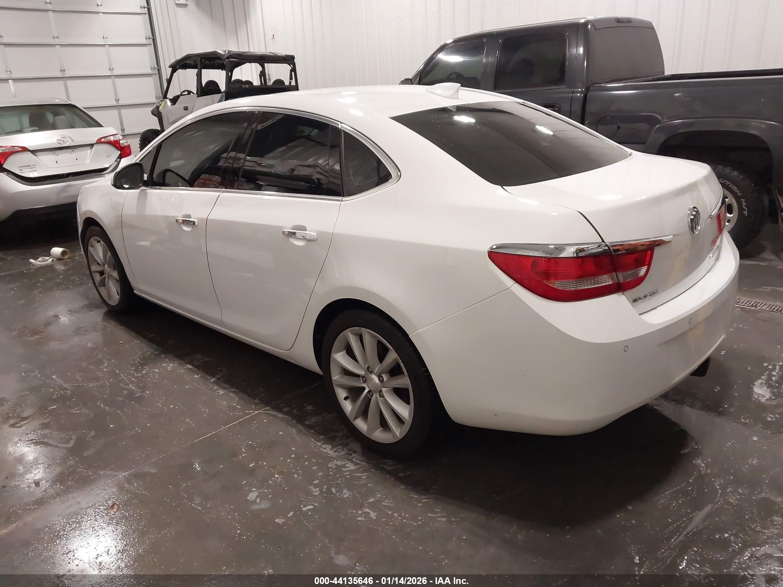 BUICK VERANO image 3