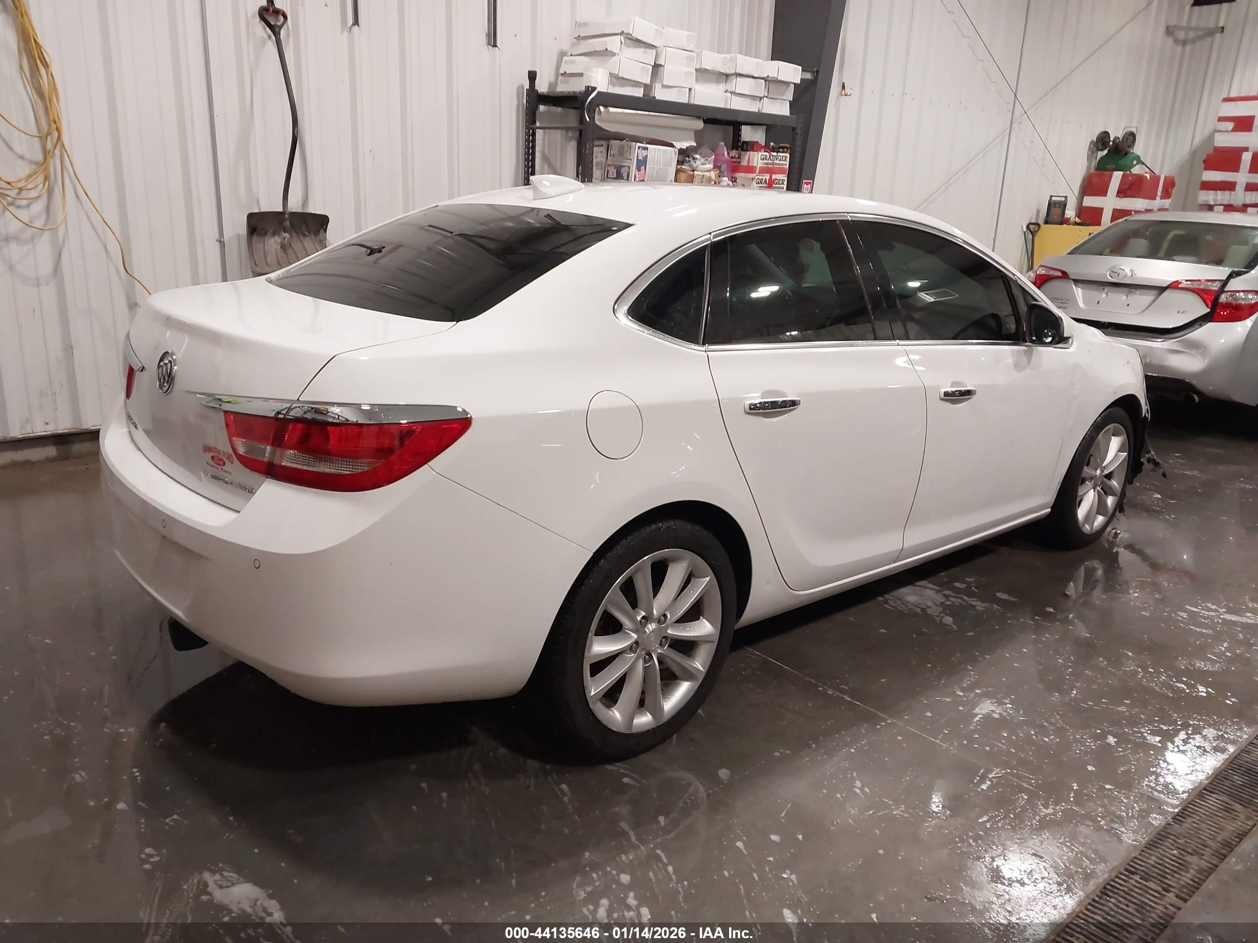 BUICK VERANO image 4