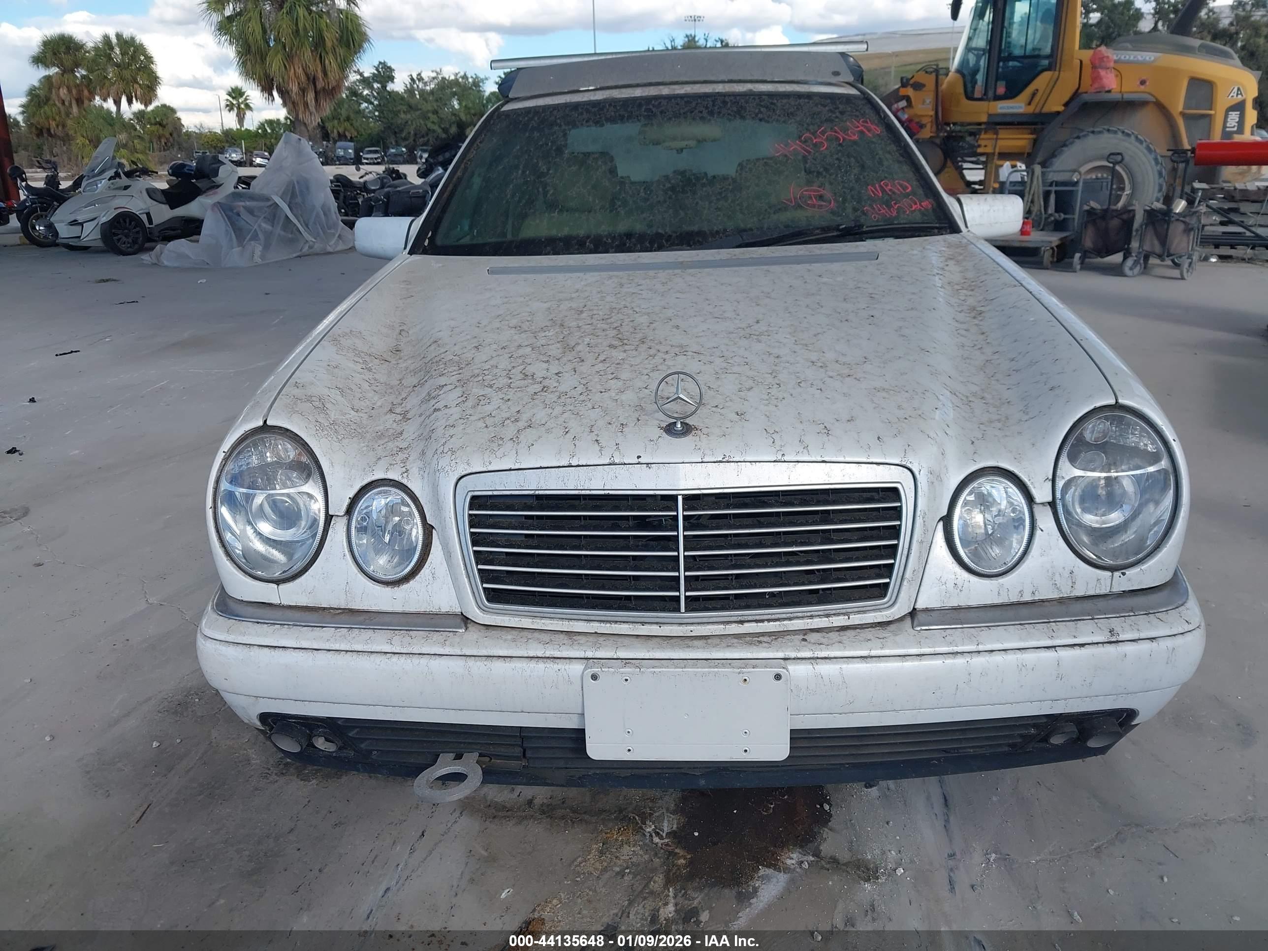 MERCEDES-BENZ E image 6