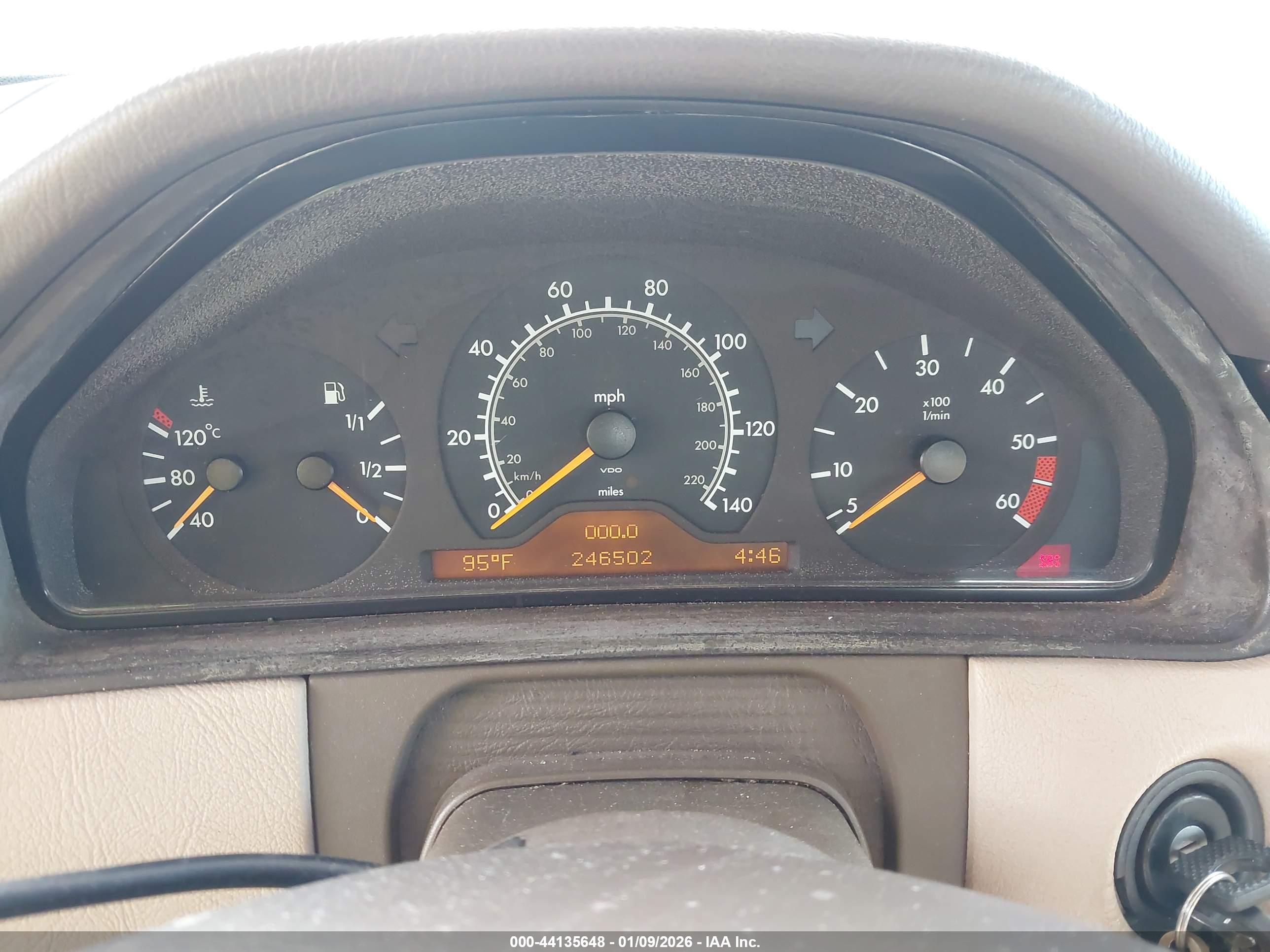 MERCEDES-BENZ E image 7