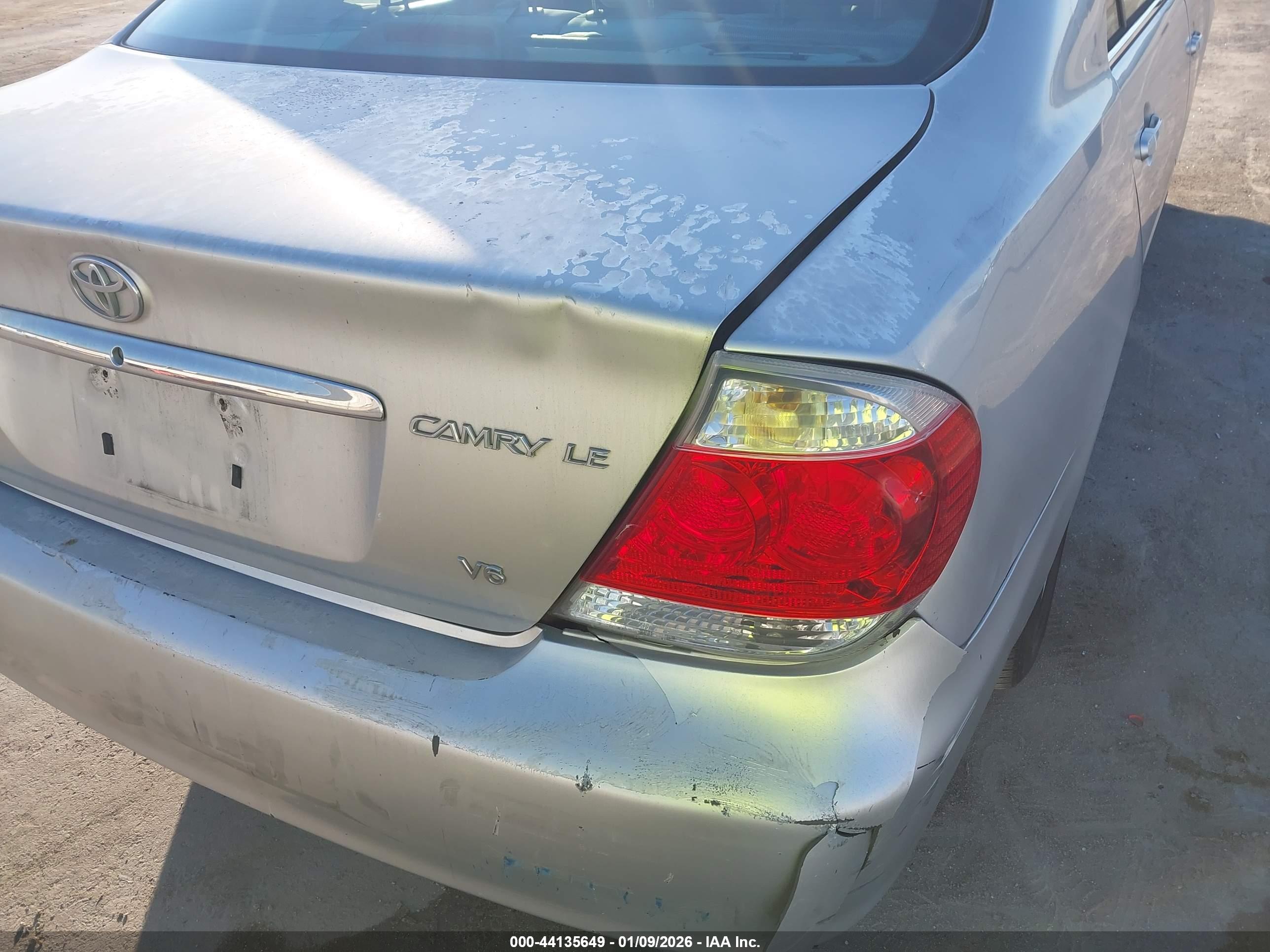 TOYOTA CAMRY image 6