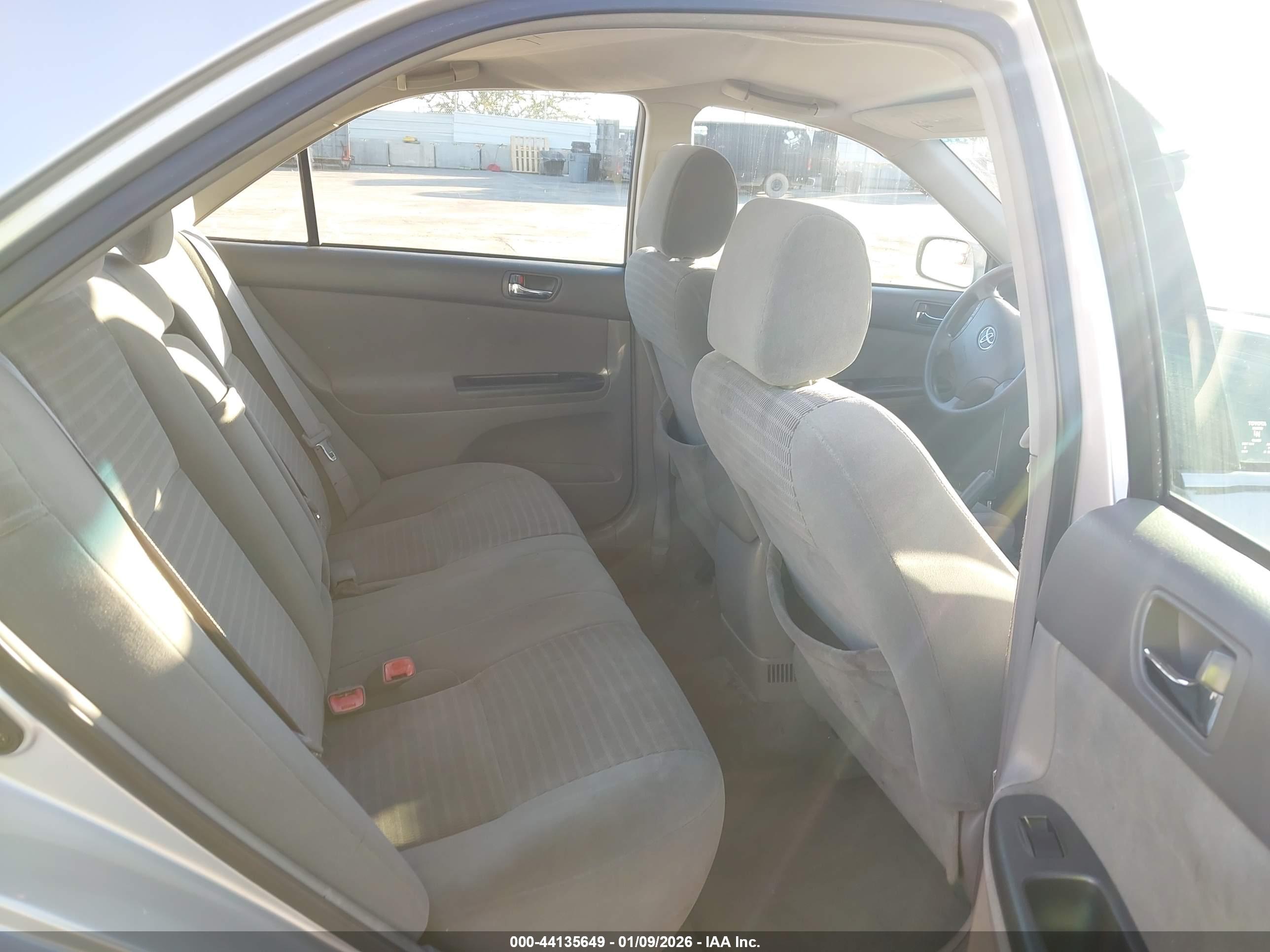 TOYOTA CAMRY image 8