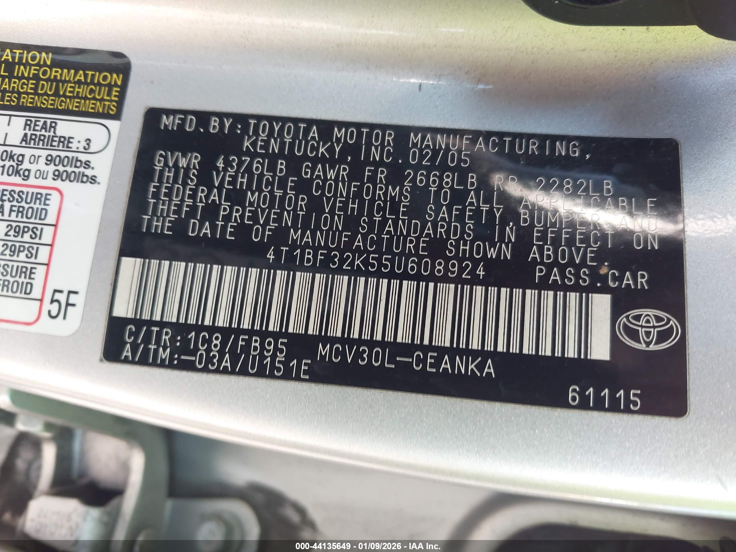 TOYOTA CAMRY image 9