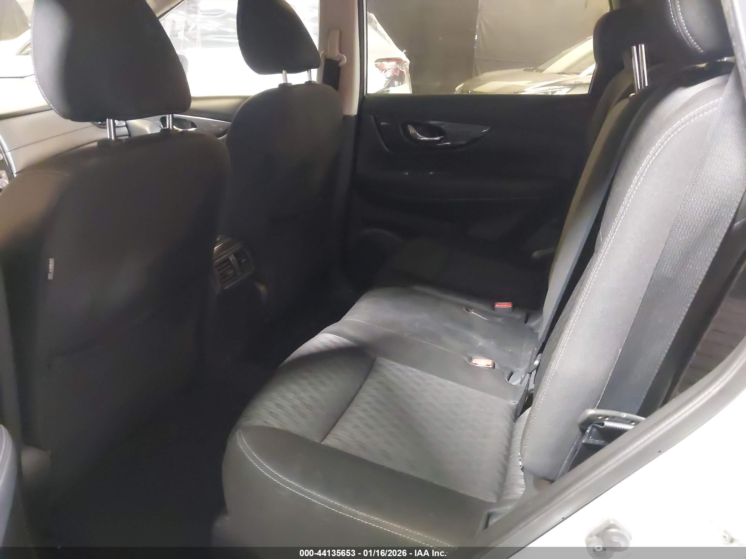 NISSAN ROGUE image 8