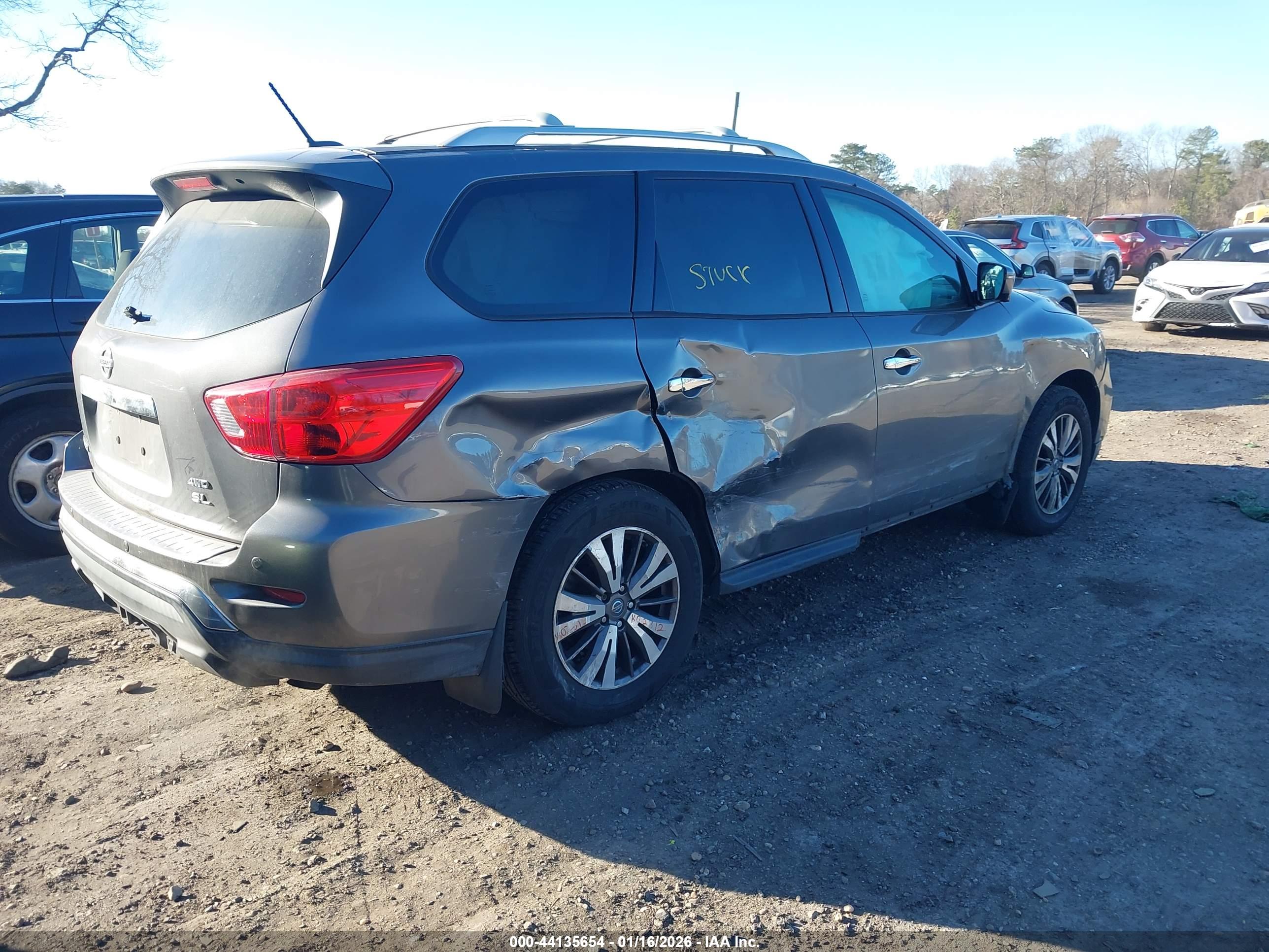 NISSAN PATHFINDER image 4