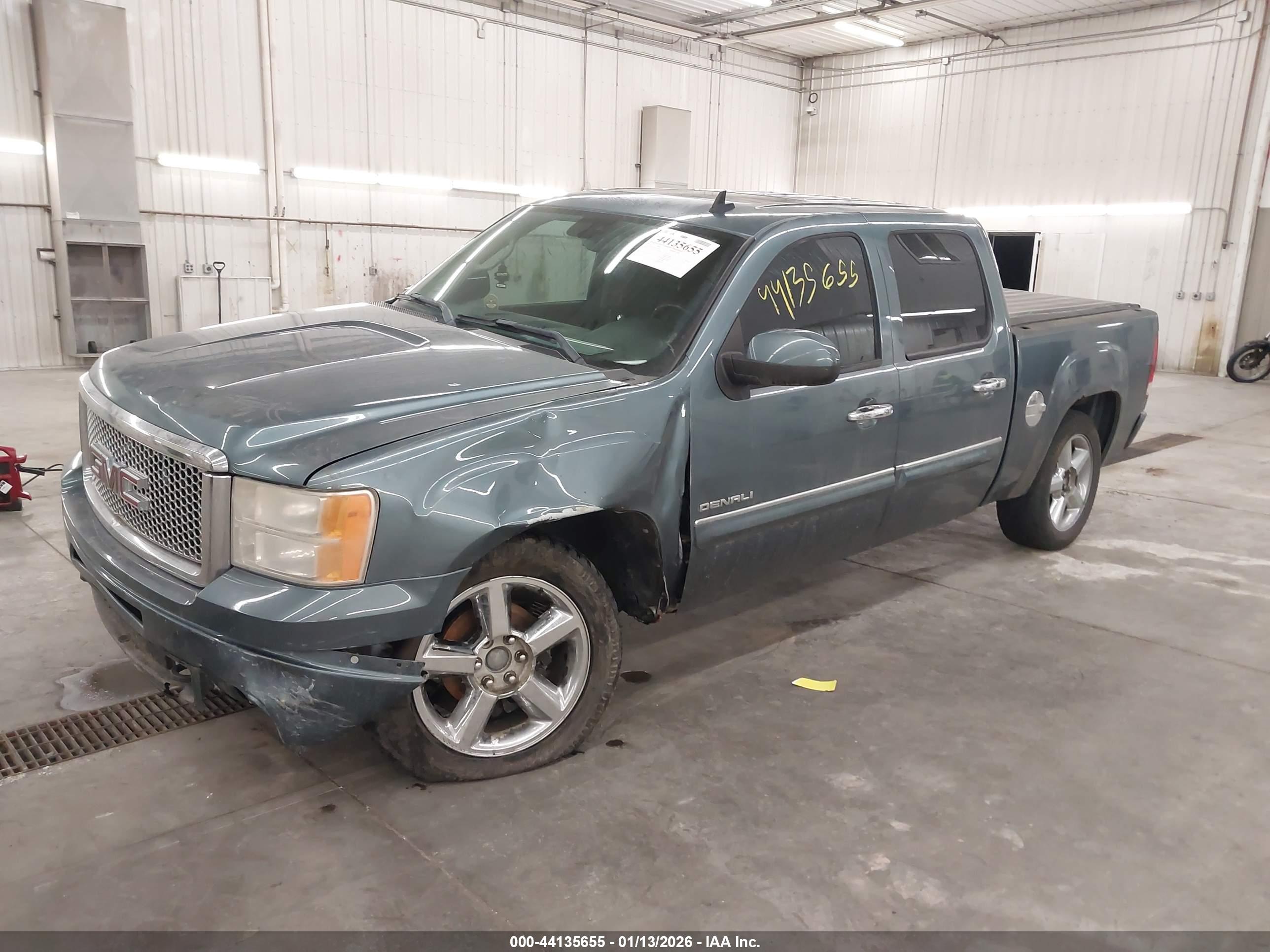 GMC SIERRA image 2