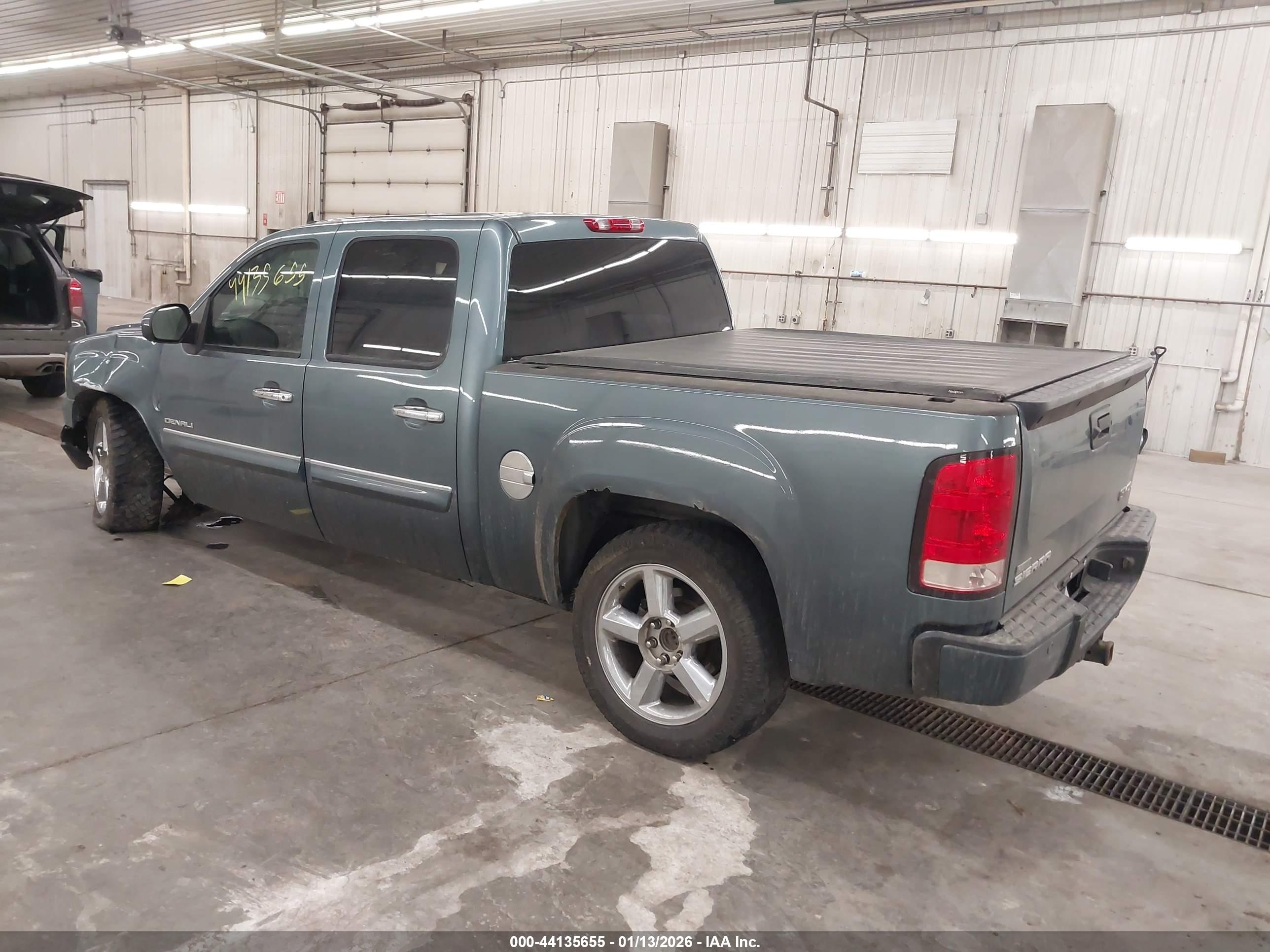 GMC SIERRA image 3