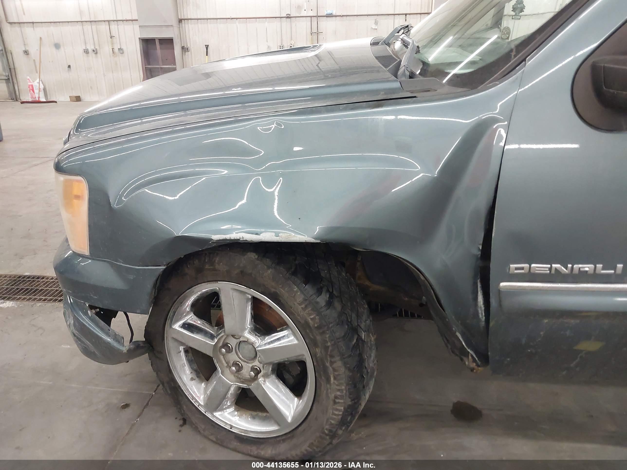 GMC SIERRA image 6