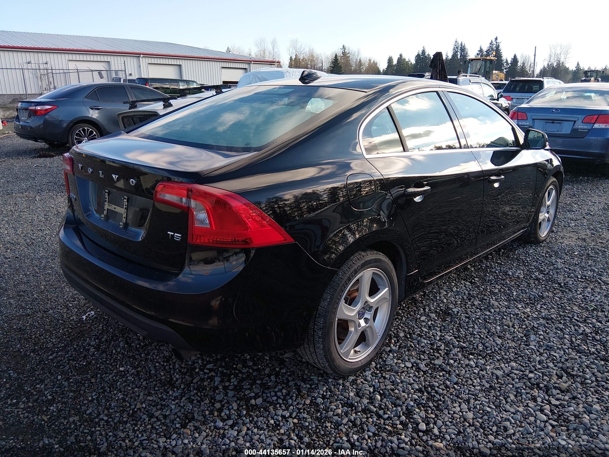 VOLVO S60 image 4