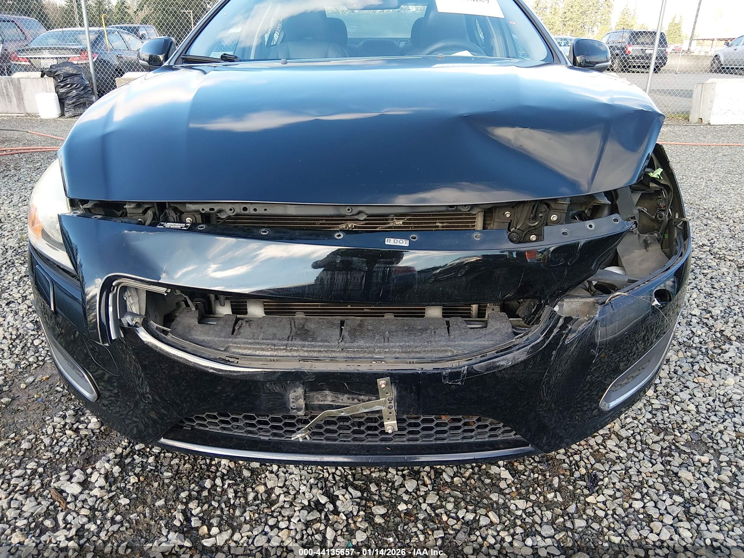 VOLVO S60 image 6