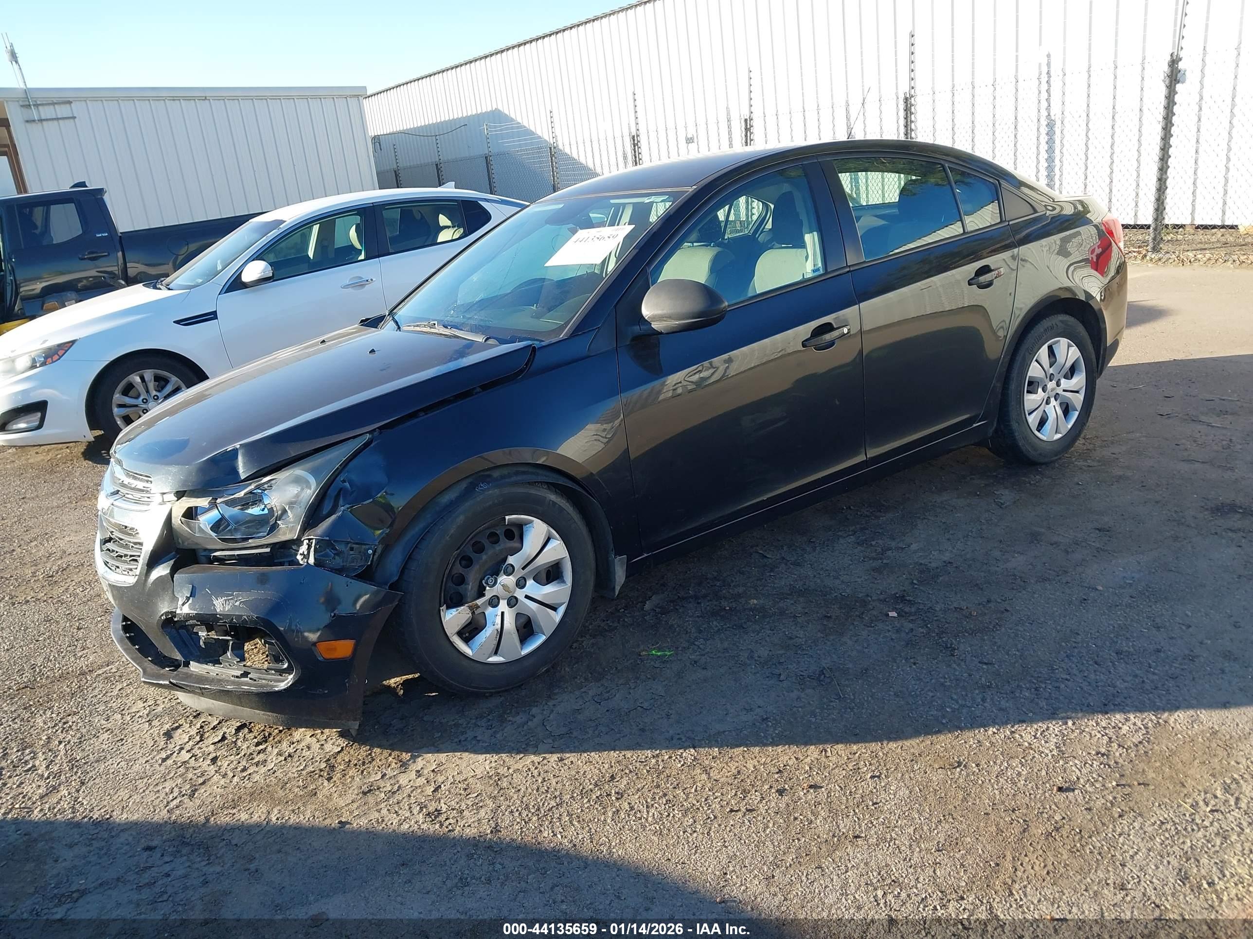 CHEVROLET CRUZE image 2