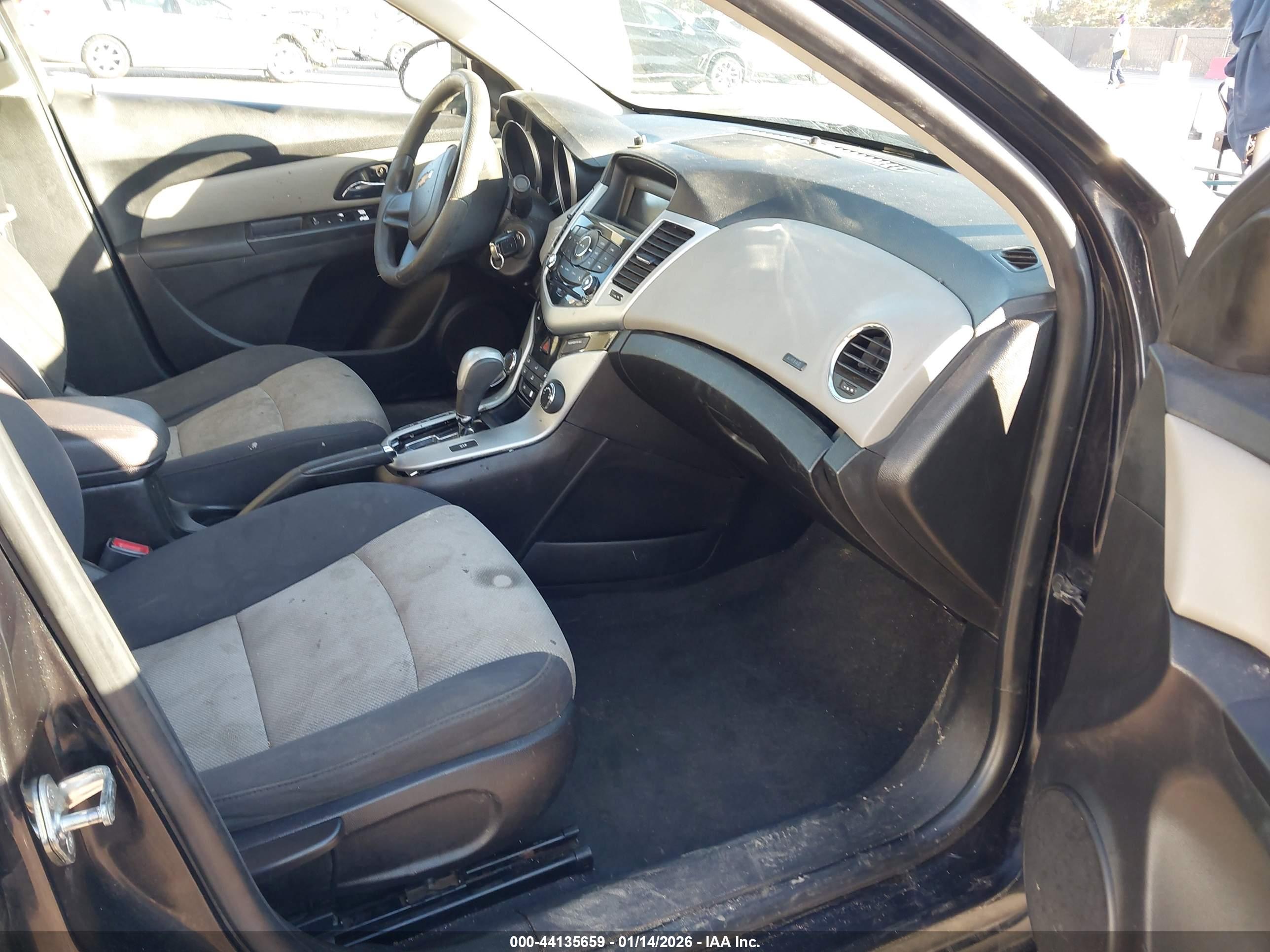 CHEVROLET CRUZE image 5