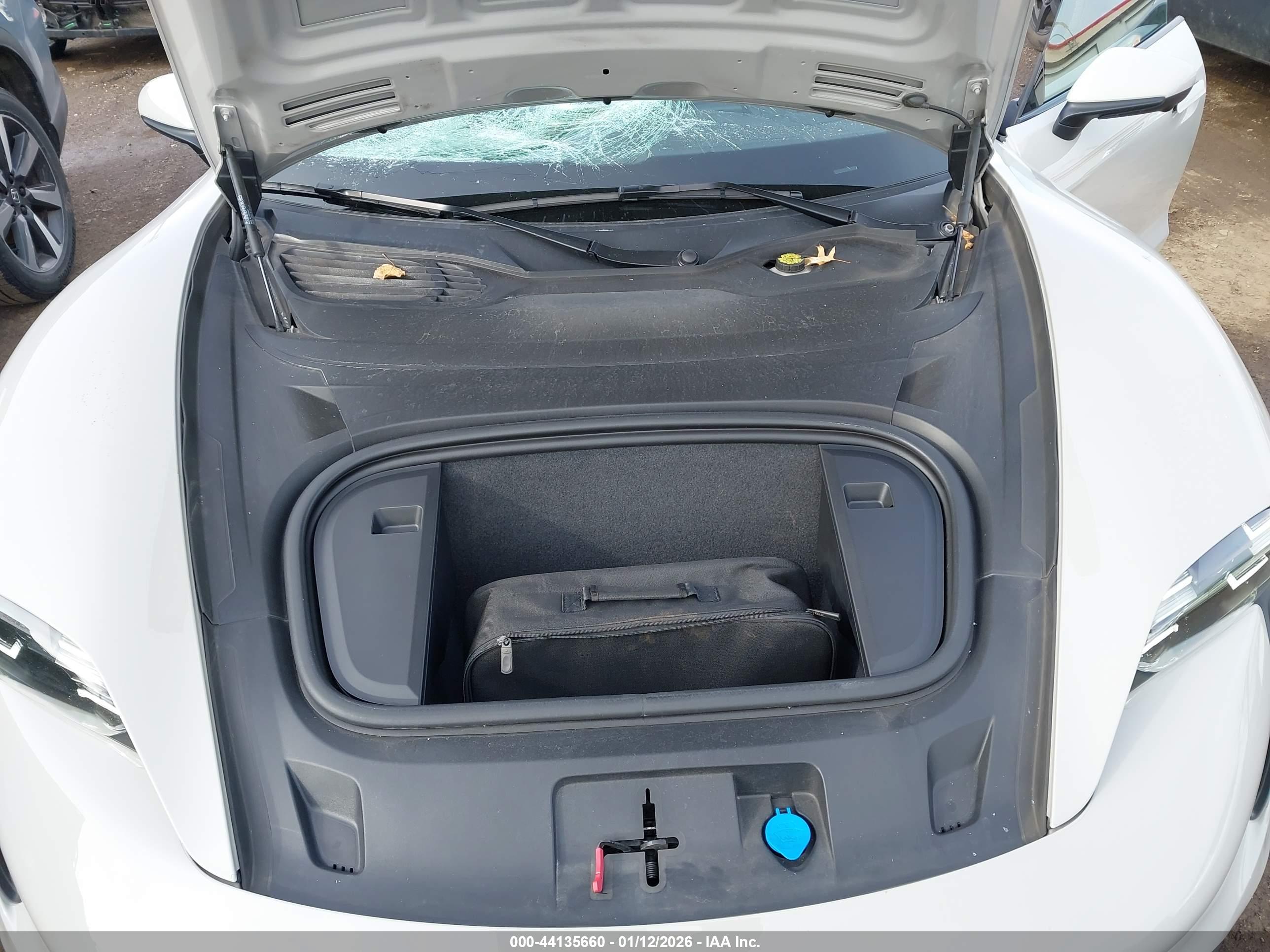 PORSCHE TAYCAN image 10