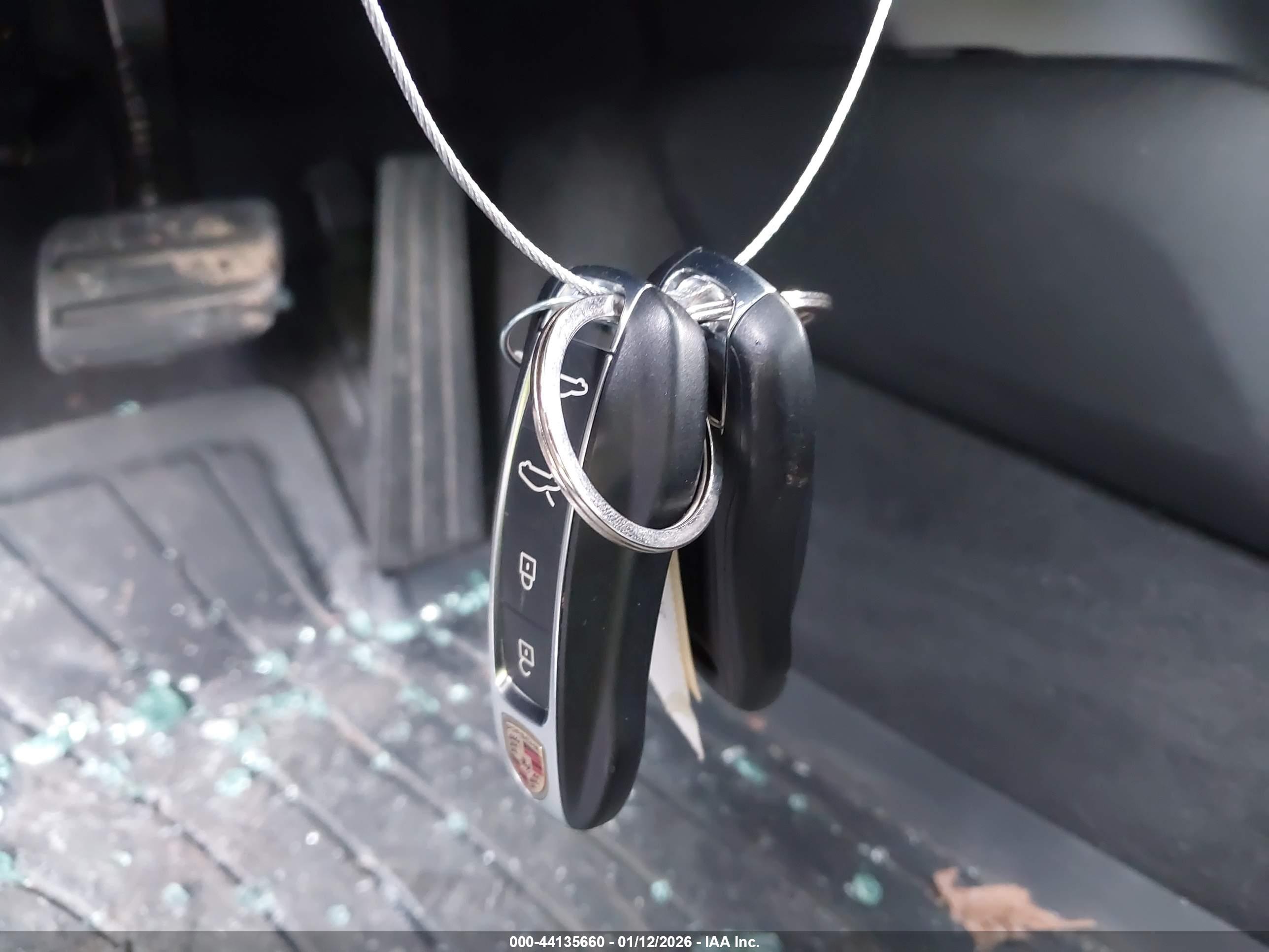 PORSCHE TAYCAN image 11