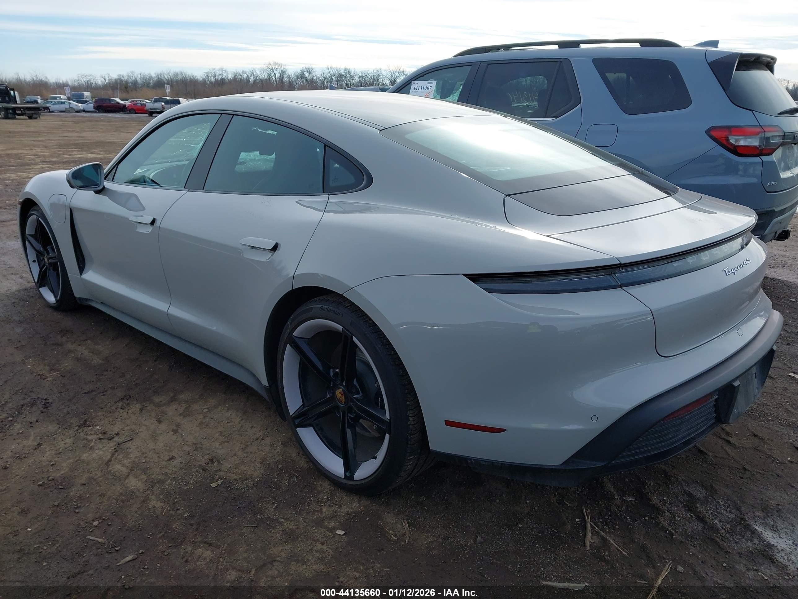 PORSCHE TAYCAN image 3