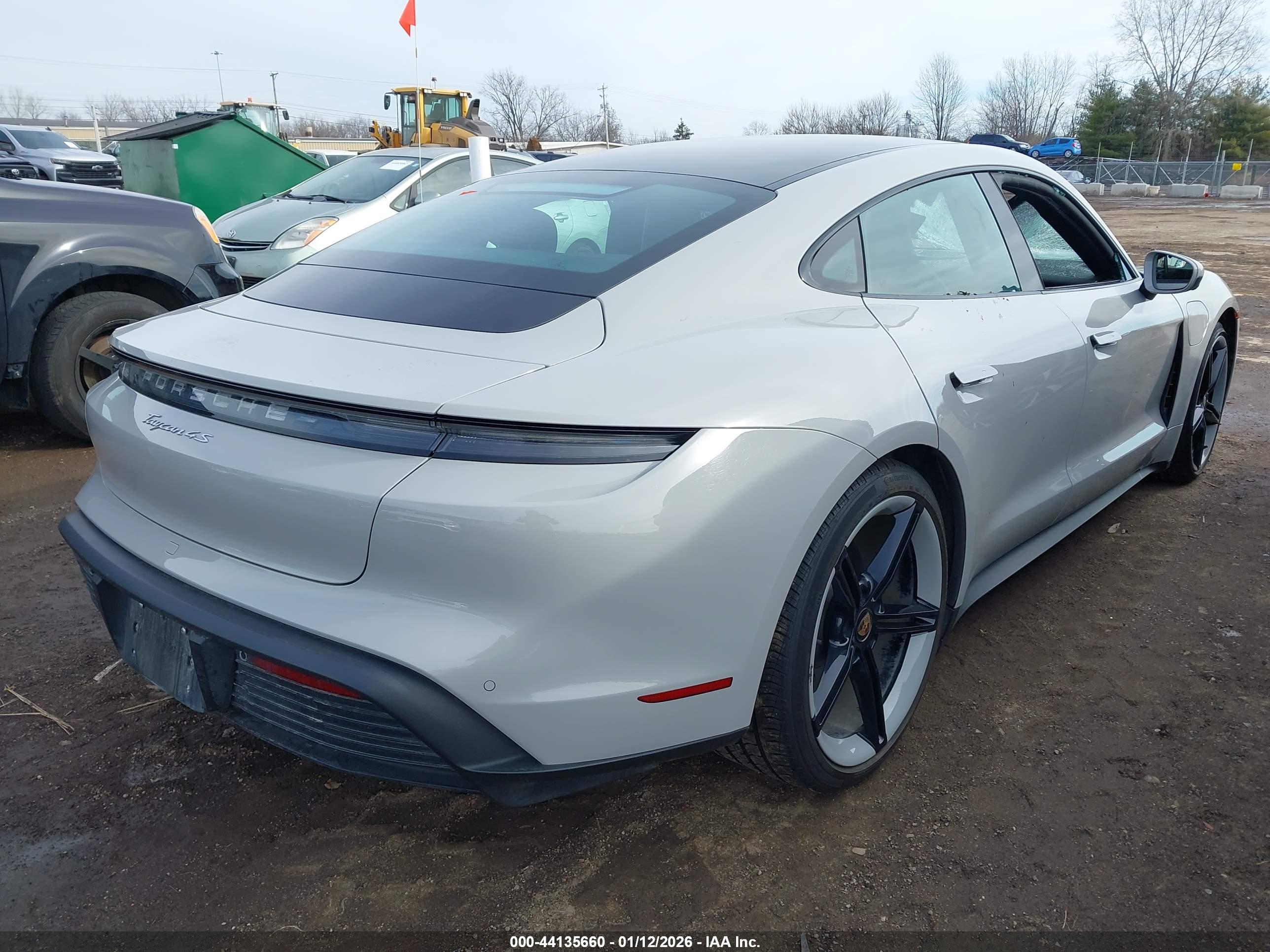 PORSCHE TAYCAN image 4